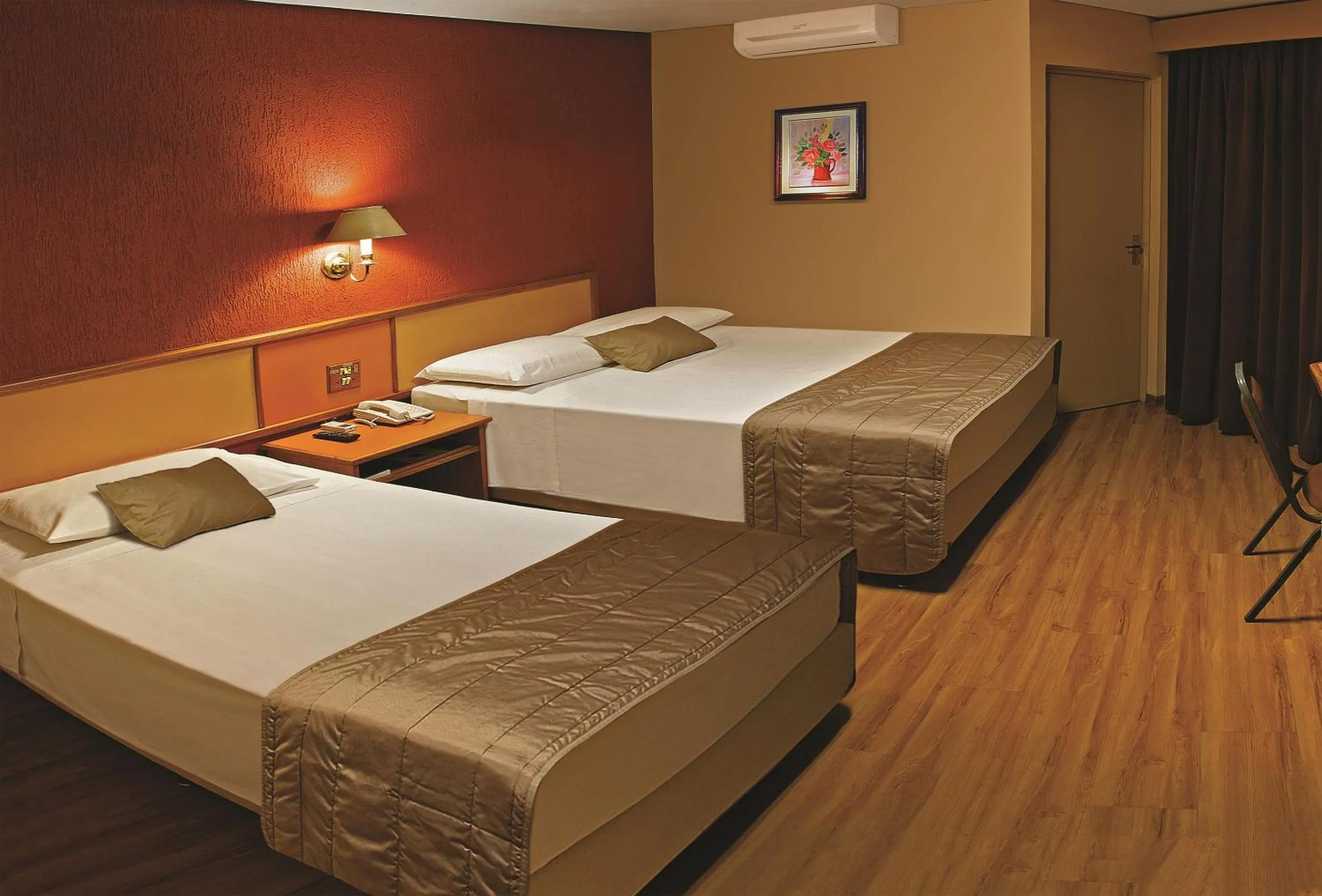 Superior Triple Room with 1 Double Bed - single occupancy in Lira Hotel