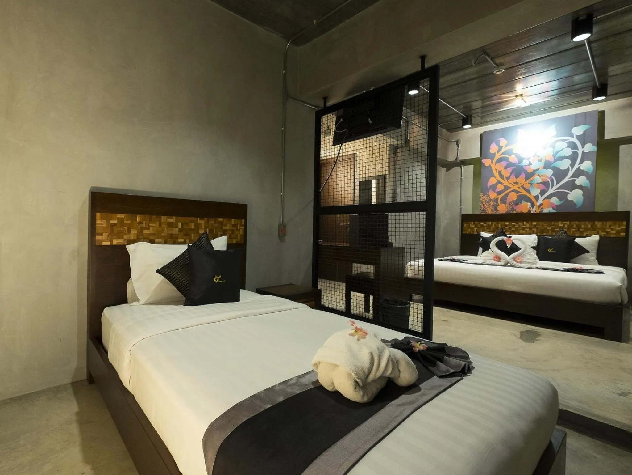 Photo of the whole room, Bed in Thapae Loft