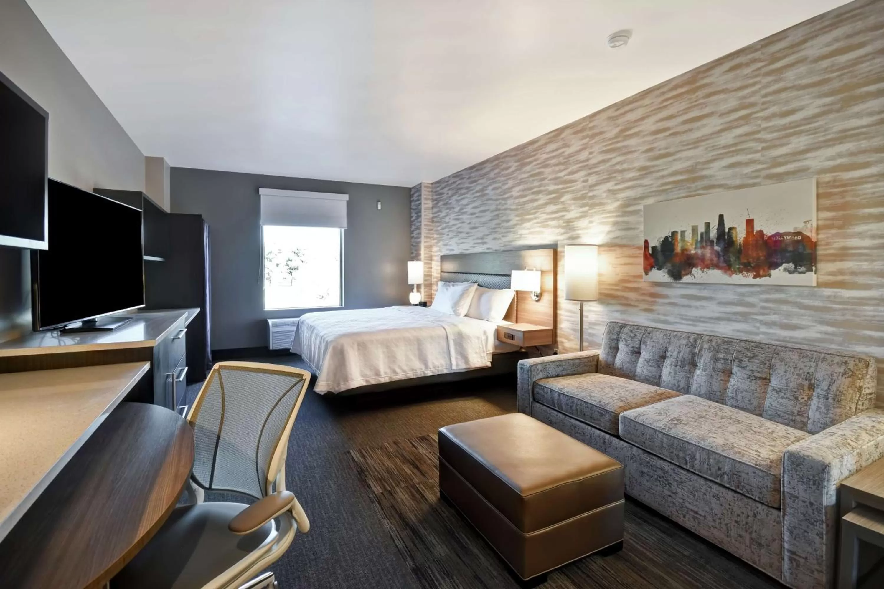 King Studio Suite with Lake View - Hearing Accessible in Home2 Suites by Hilton Los Angeles Montebello