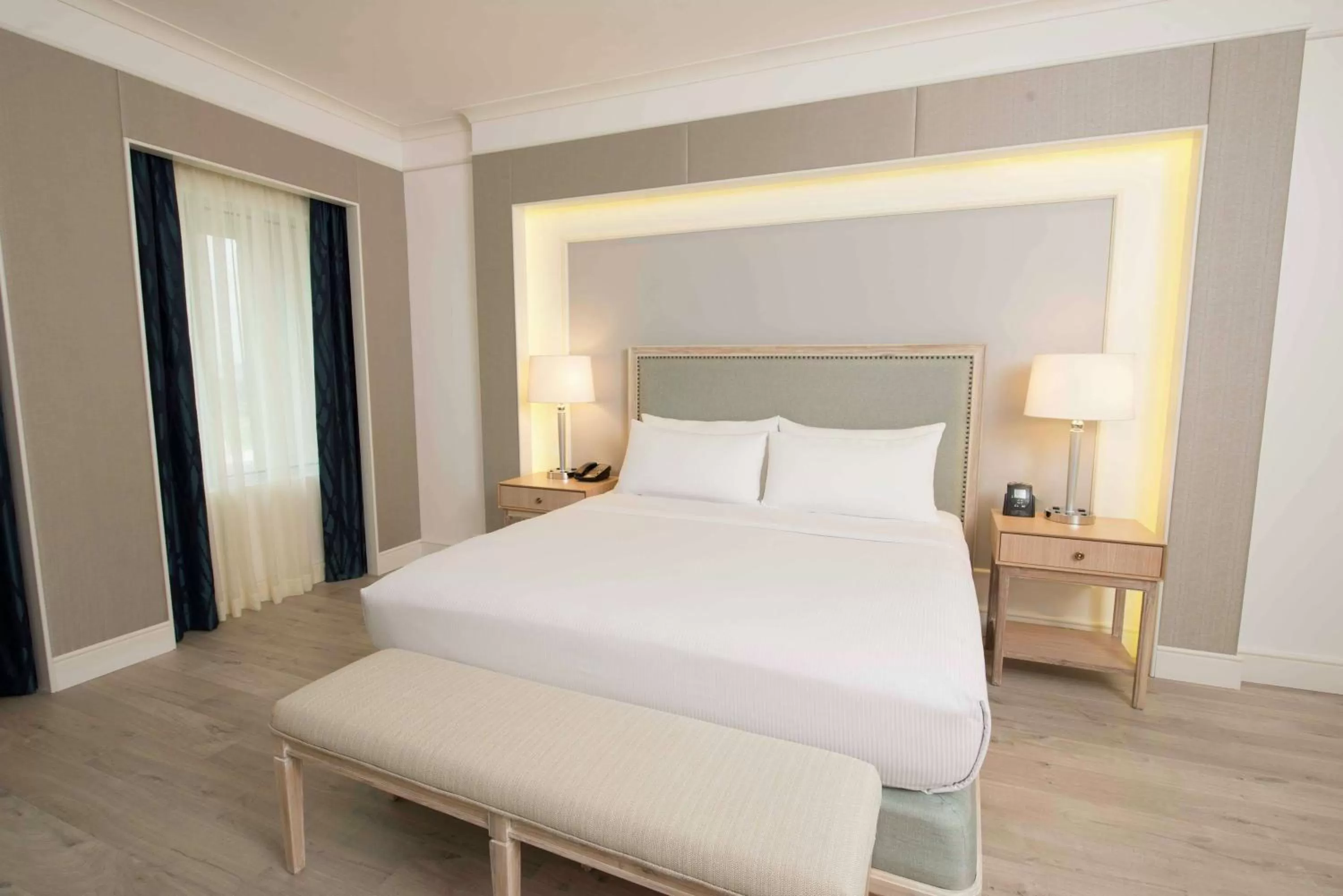 One Bedroom King Suite Executive Floor with Lounge Access  in Hilton Colon Guayaquil Hotel