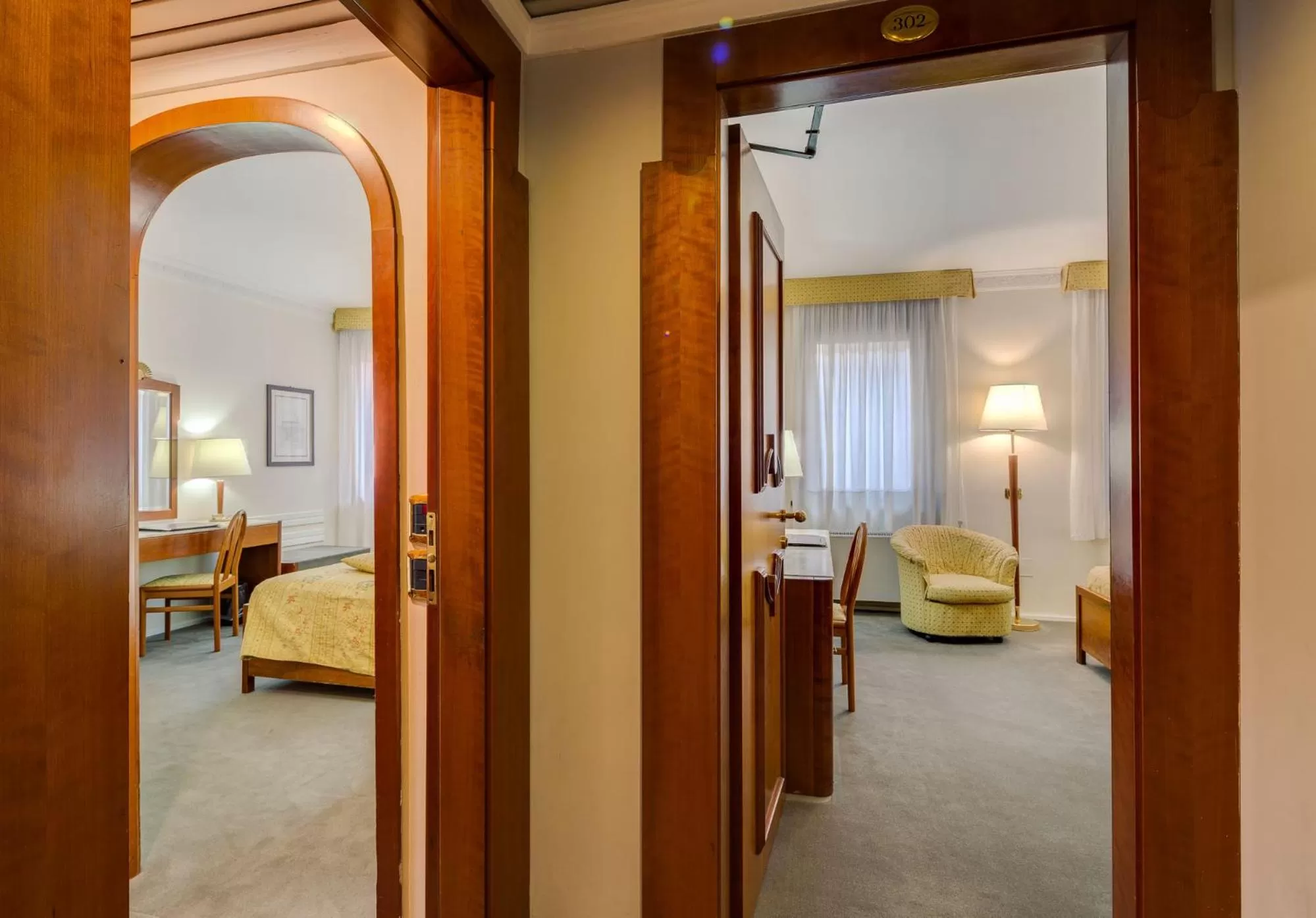 Two Connecting Double or Twin Rooms in Hotel Roma