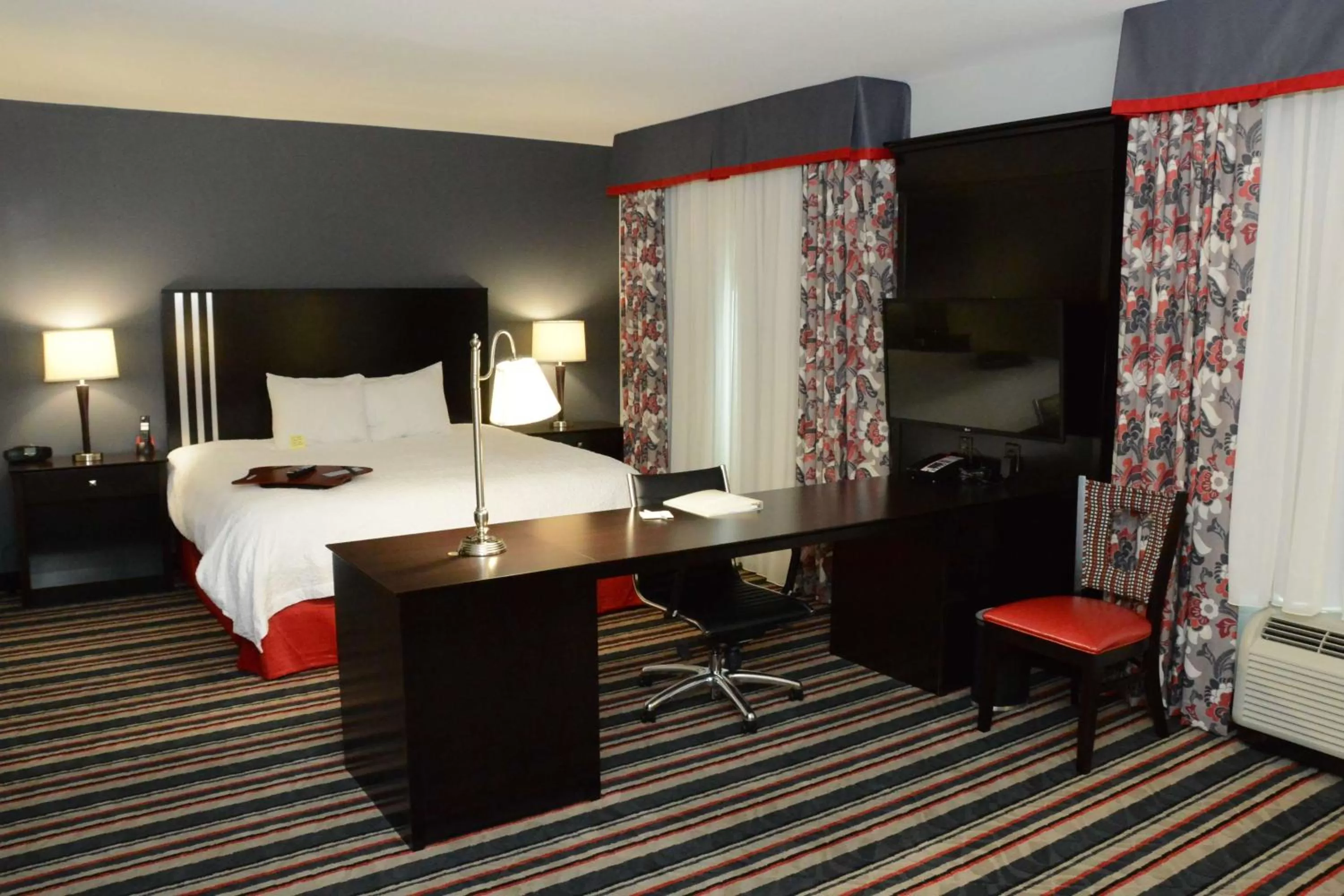 King Studio Suite with Whirlpool in Hampton Inn & Suites Albany at Albany Mall