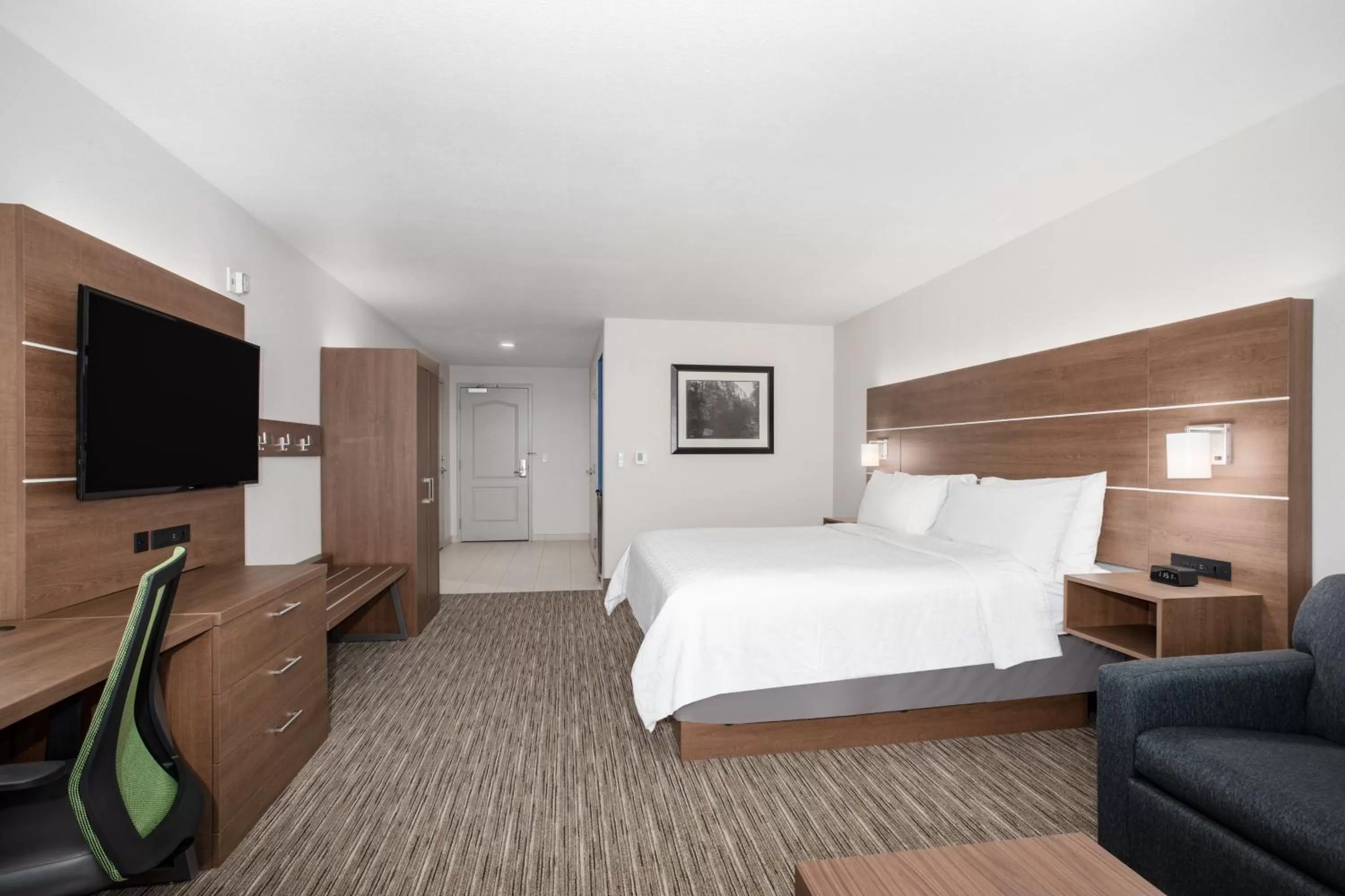 Double Suite - Mobility Access Tub/Non-Smoking in Holiday Inn Express & Suites Yosemite Park Area by IHG