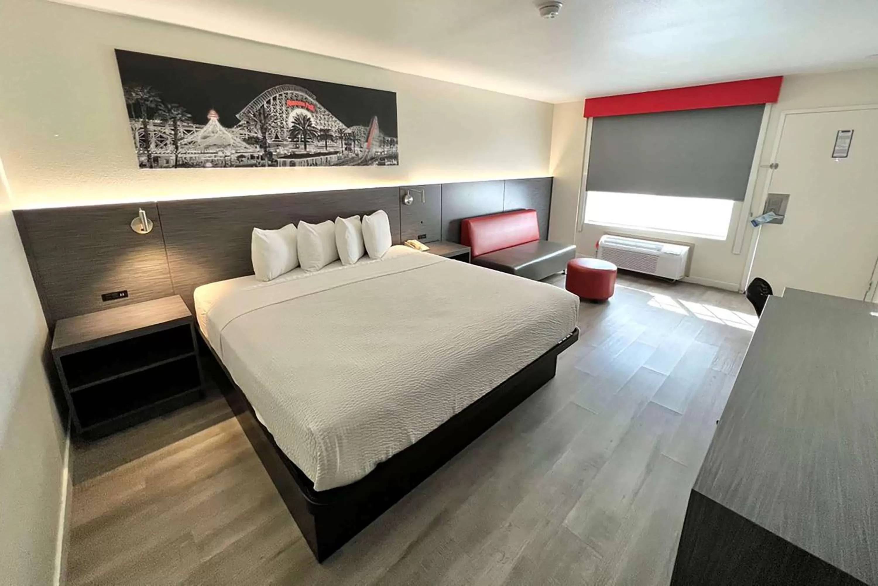 King Room - Non-Smoking in Ramada by Wyndham Anaheim Convention Center