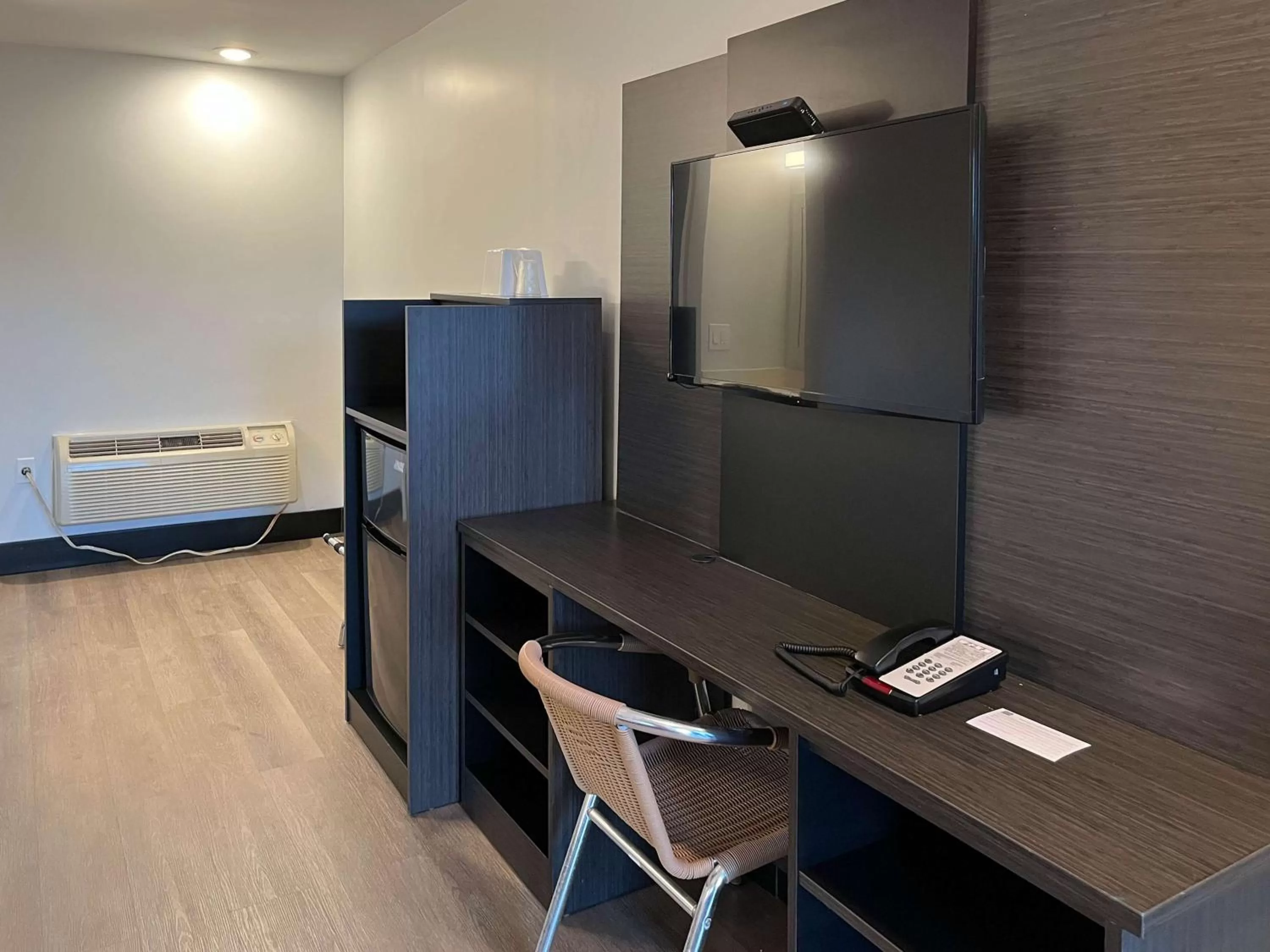 Double Room - Non-Smoking  in Motel 6 Williams AZ Downtown Grand Canyon