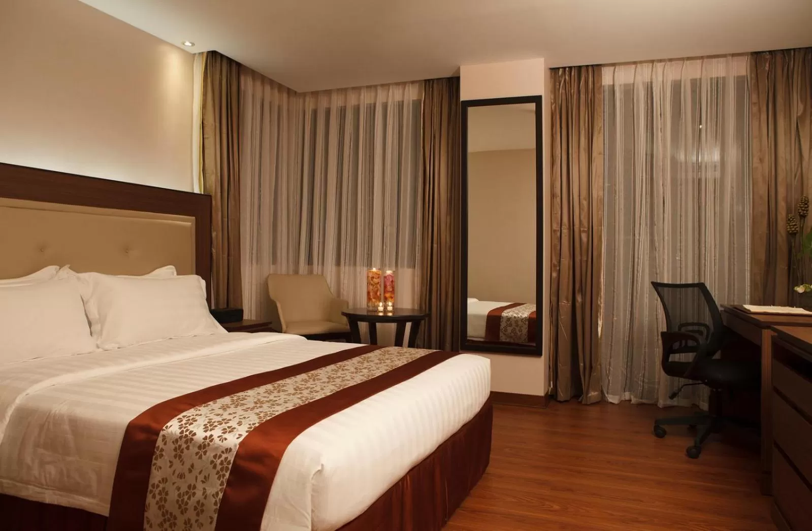 Deluxe Queen Room in ACE Hotel and Suites