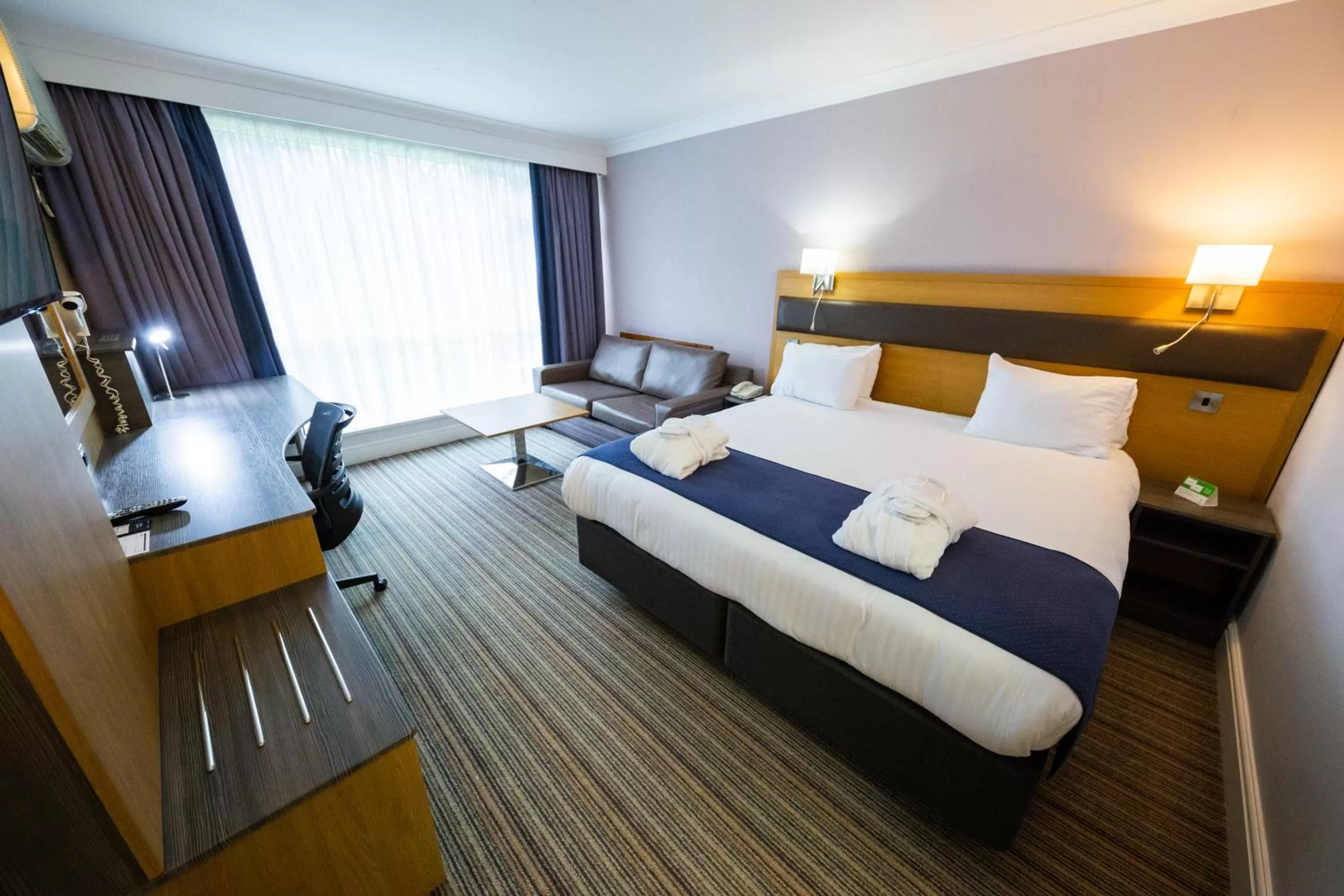 Premium King Room in Holiday Inn Newport by IHG