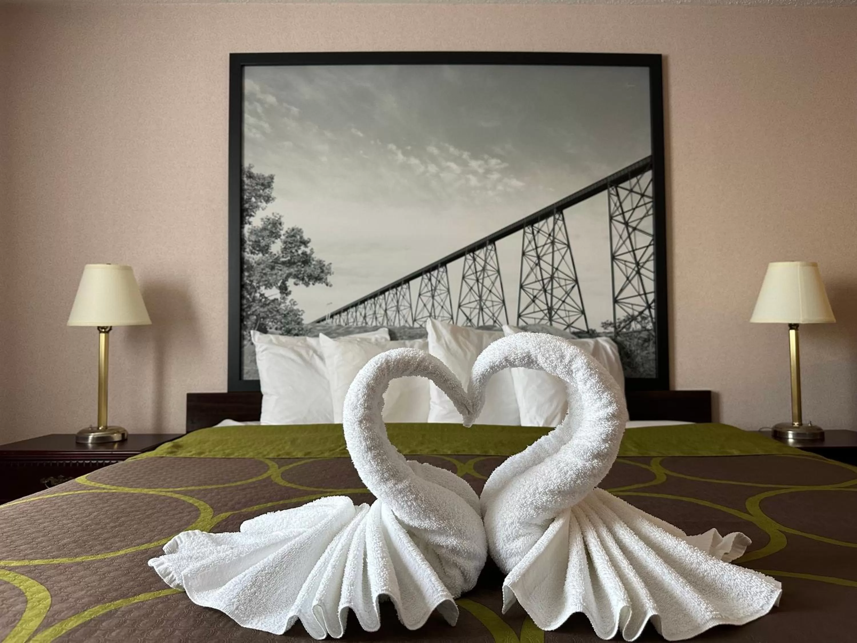 One Bedroom Suite with 1 King Bed Non-Smoking in Super 8 by Wyndham Lethbridge