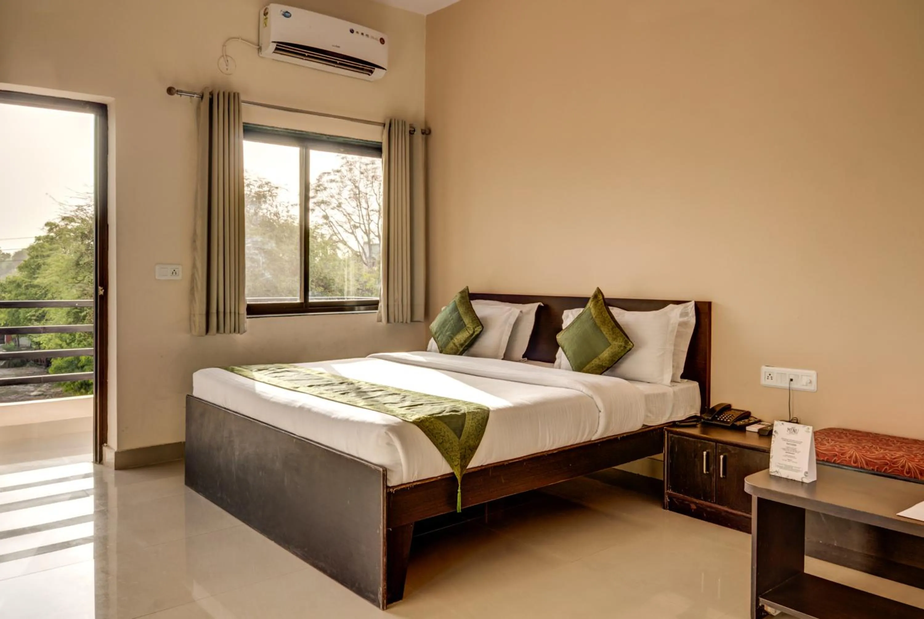 Deluxe Double Room in The Park Classic Udaipur