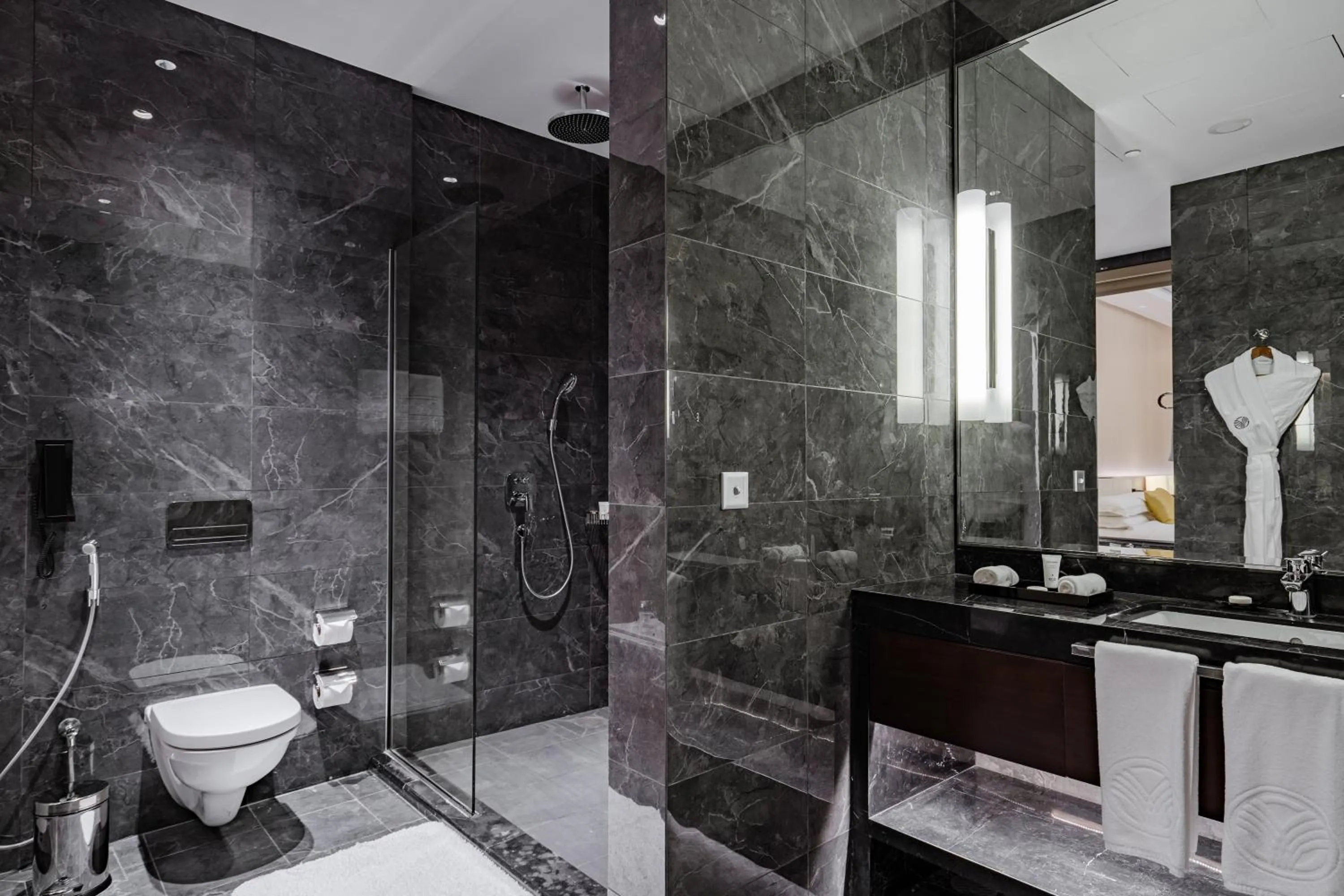 Spacious Sea View/City View Room With Lounge Access - Twin Bed in Johari Rotana