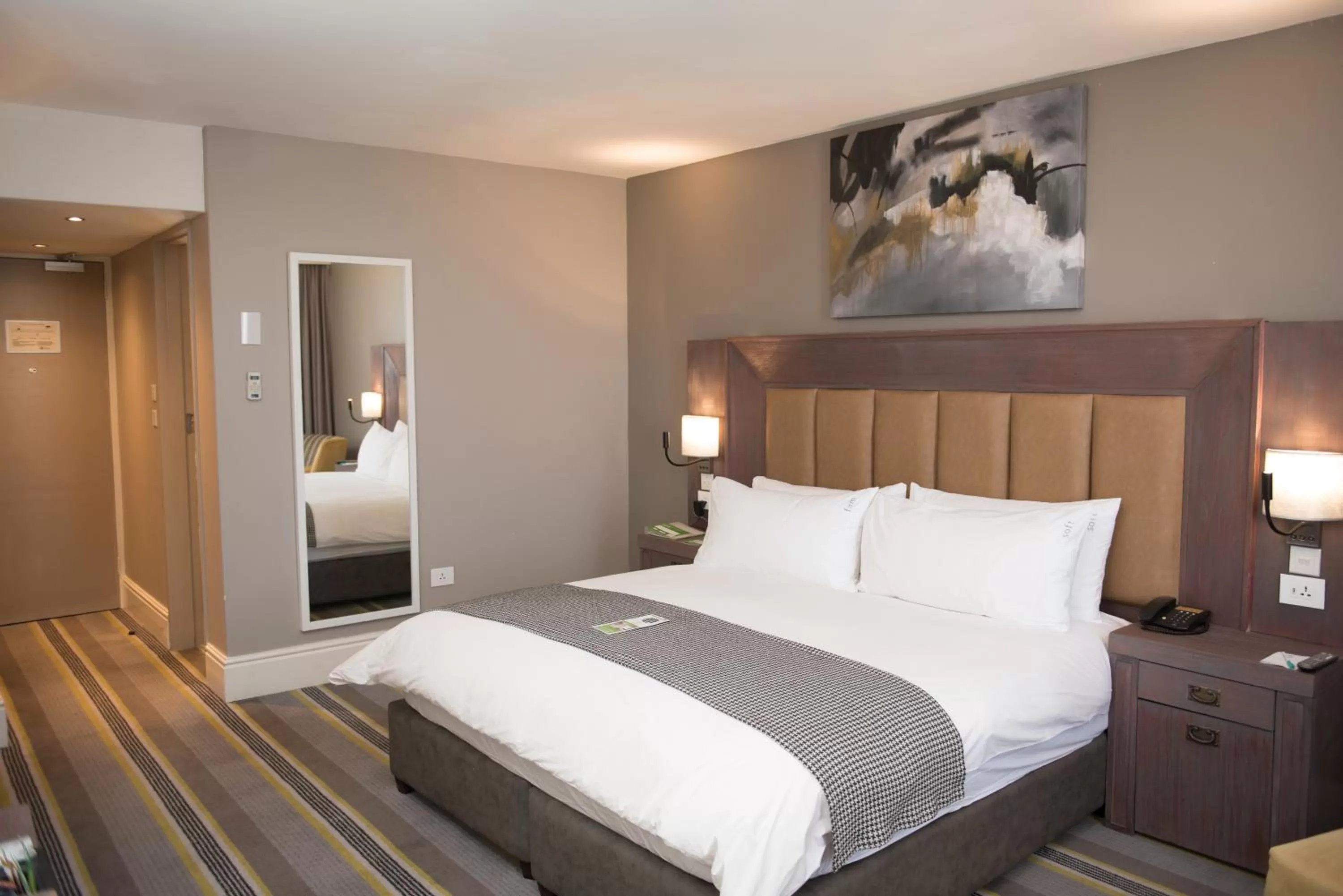 King Suite with Mountain View in Holiday Inn - Mutare by IHG