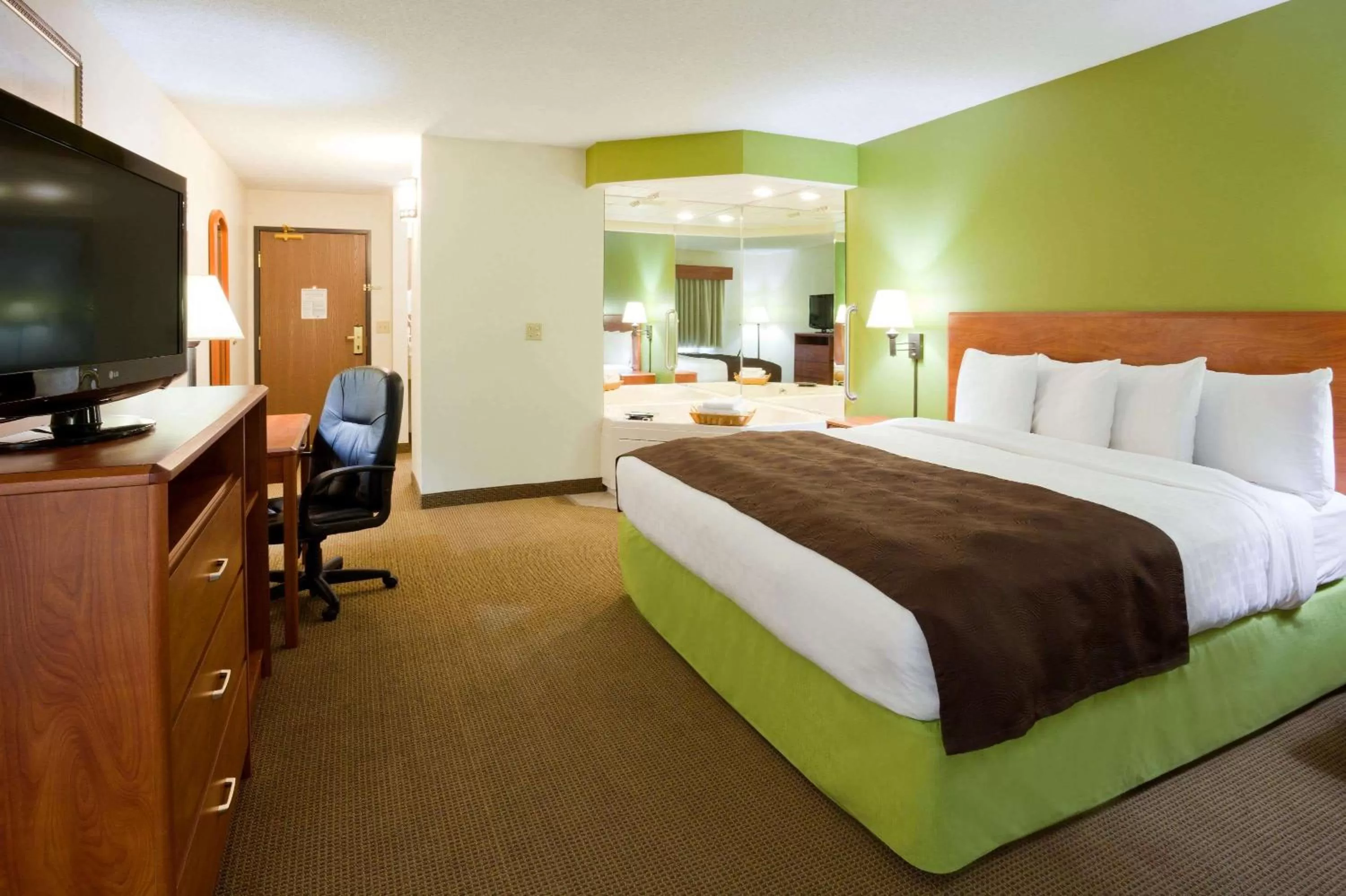 Studio Suite - Mobility Access/Non-Smoking in AmericInn by Wyndham Thief River Falls