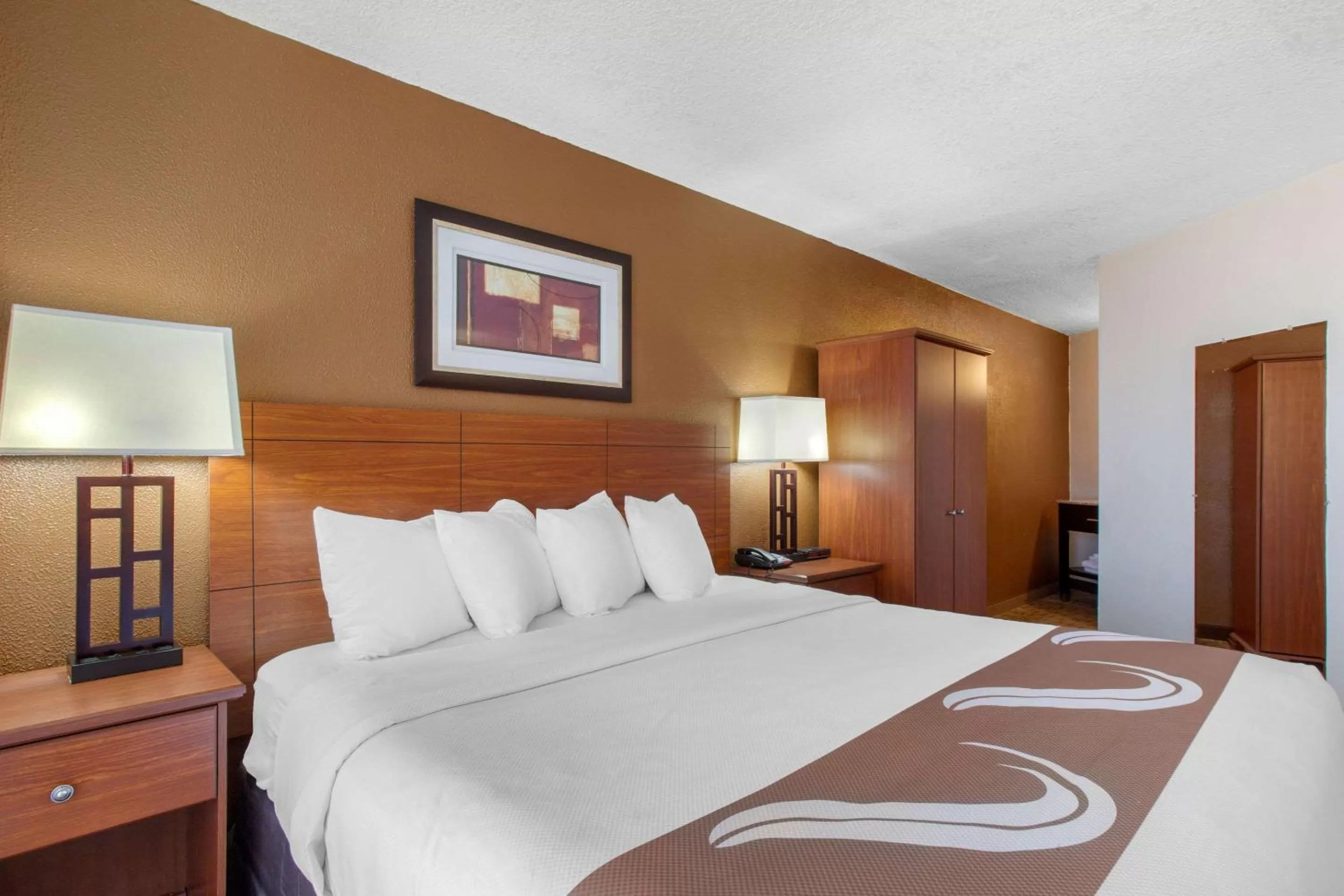 Standard King Room - Non-Smoking No Pets Allowed in Quality Inn View of Lake Powell – Page