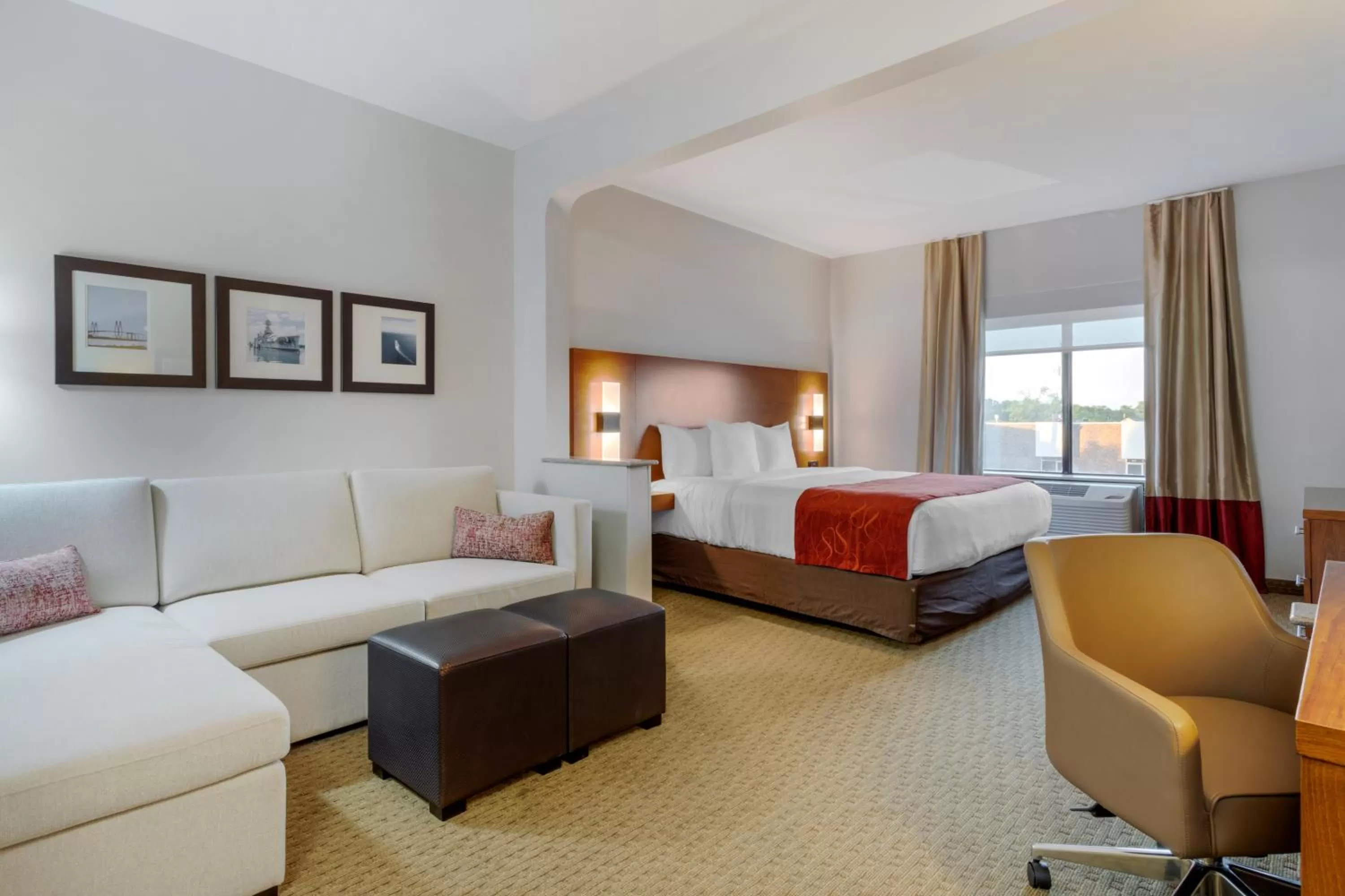 King Suite - Accessible/Non-Smoking in Comfort Suites La Porte