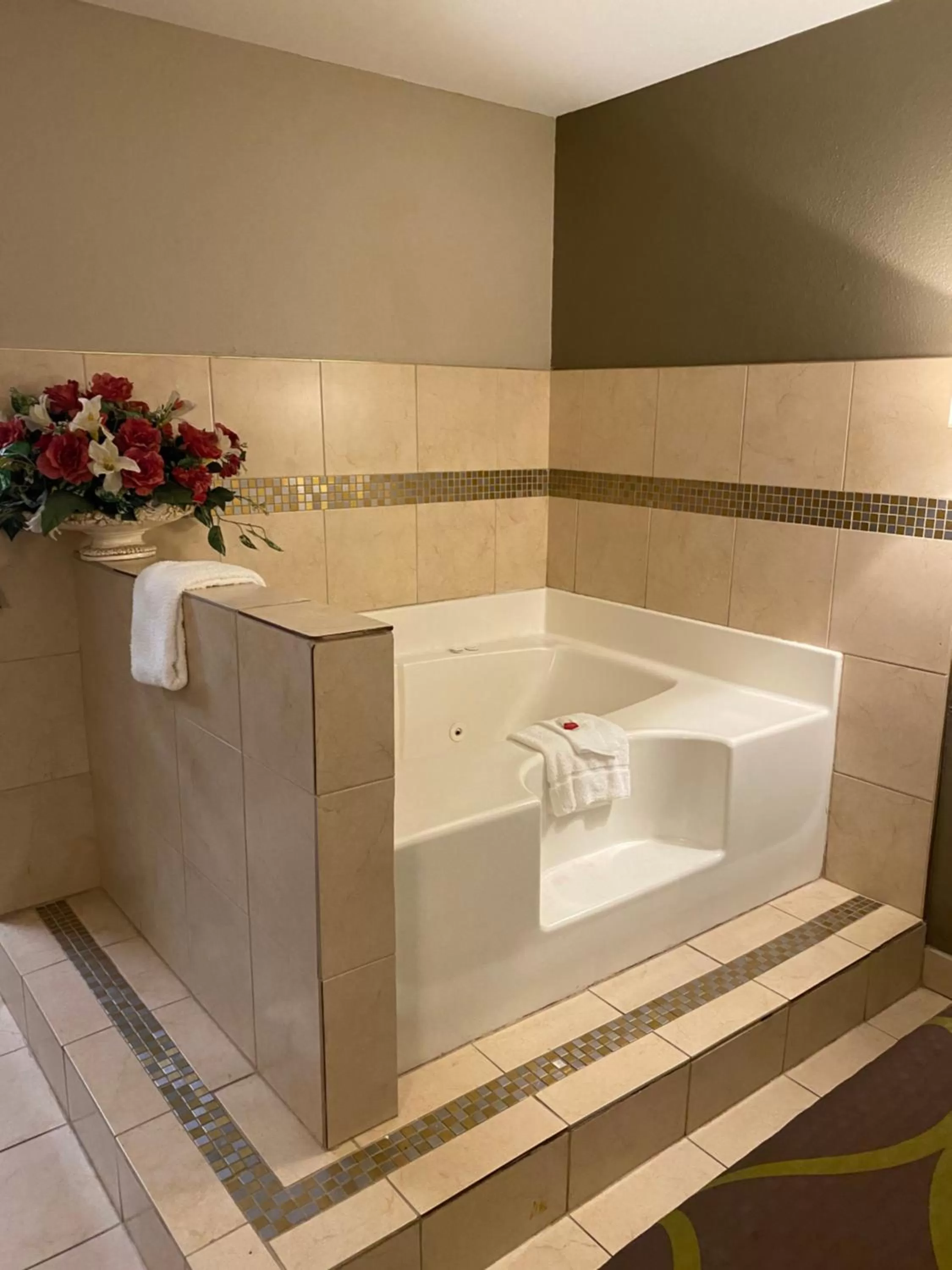 King Studio Suite - Non-Smoking in Super 8 by Wyndham Terrell