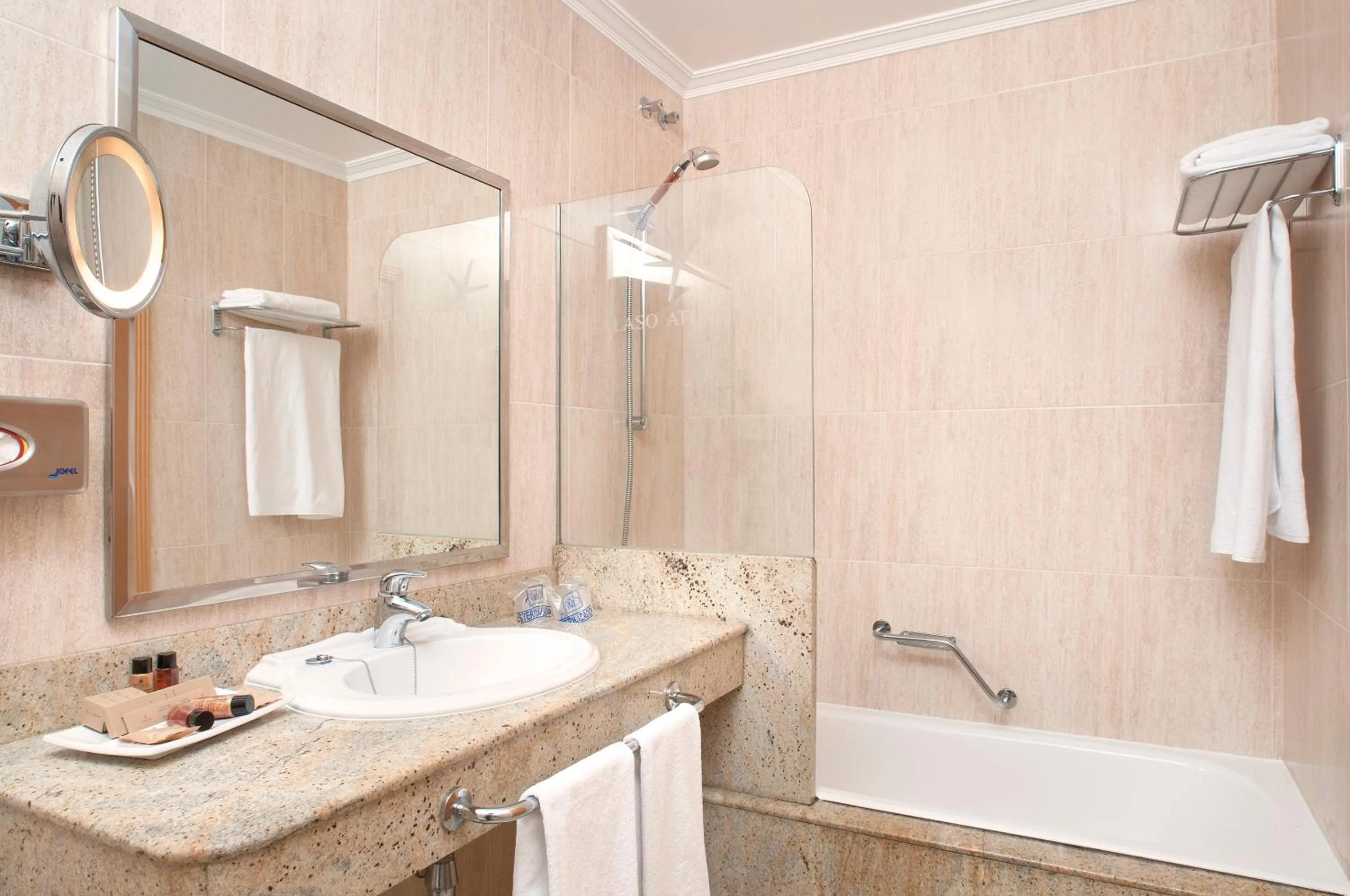 Twin Room with Spa Access in Talaso Atlántico