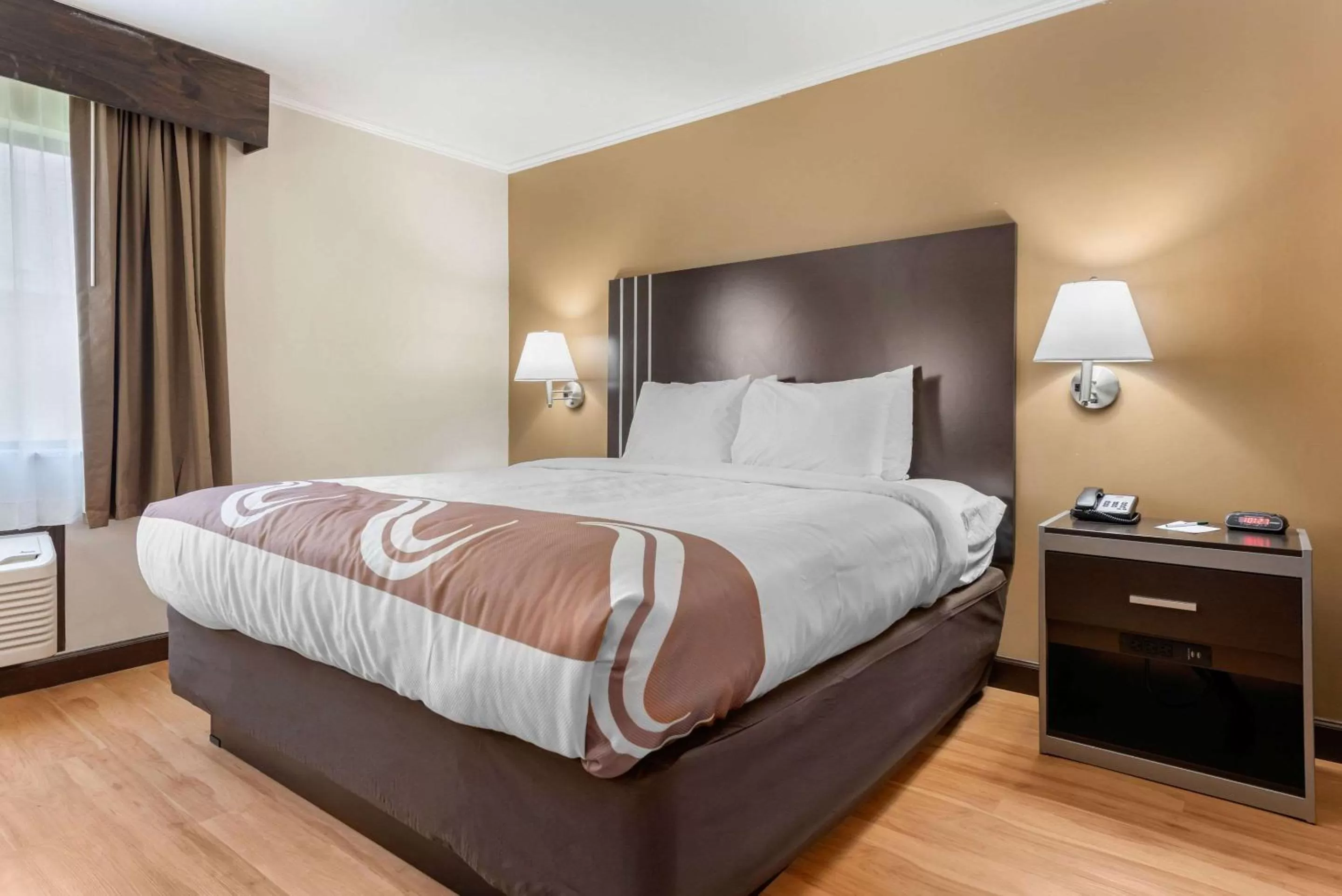 Superior King Room - Non-Smoking in Quality Inn