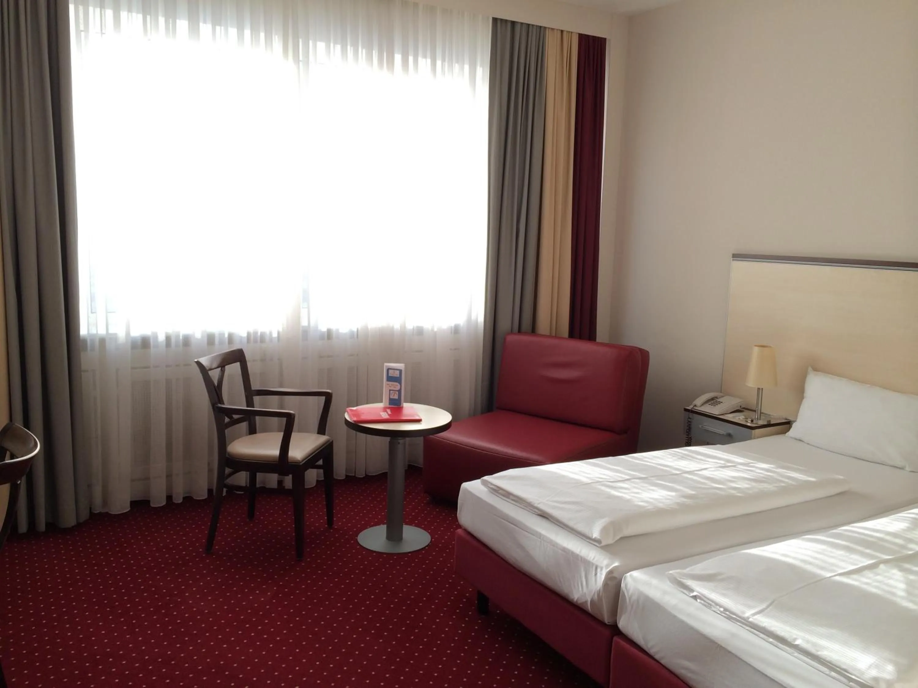 Double Room with Sofa Bed in Come Inn Berlin Kurfürstendamm