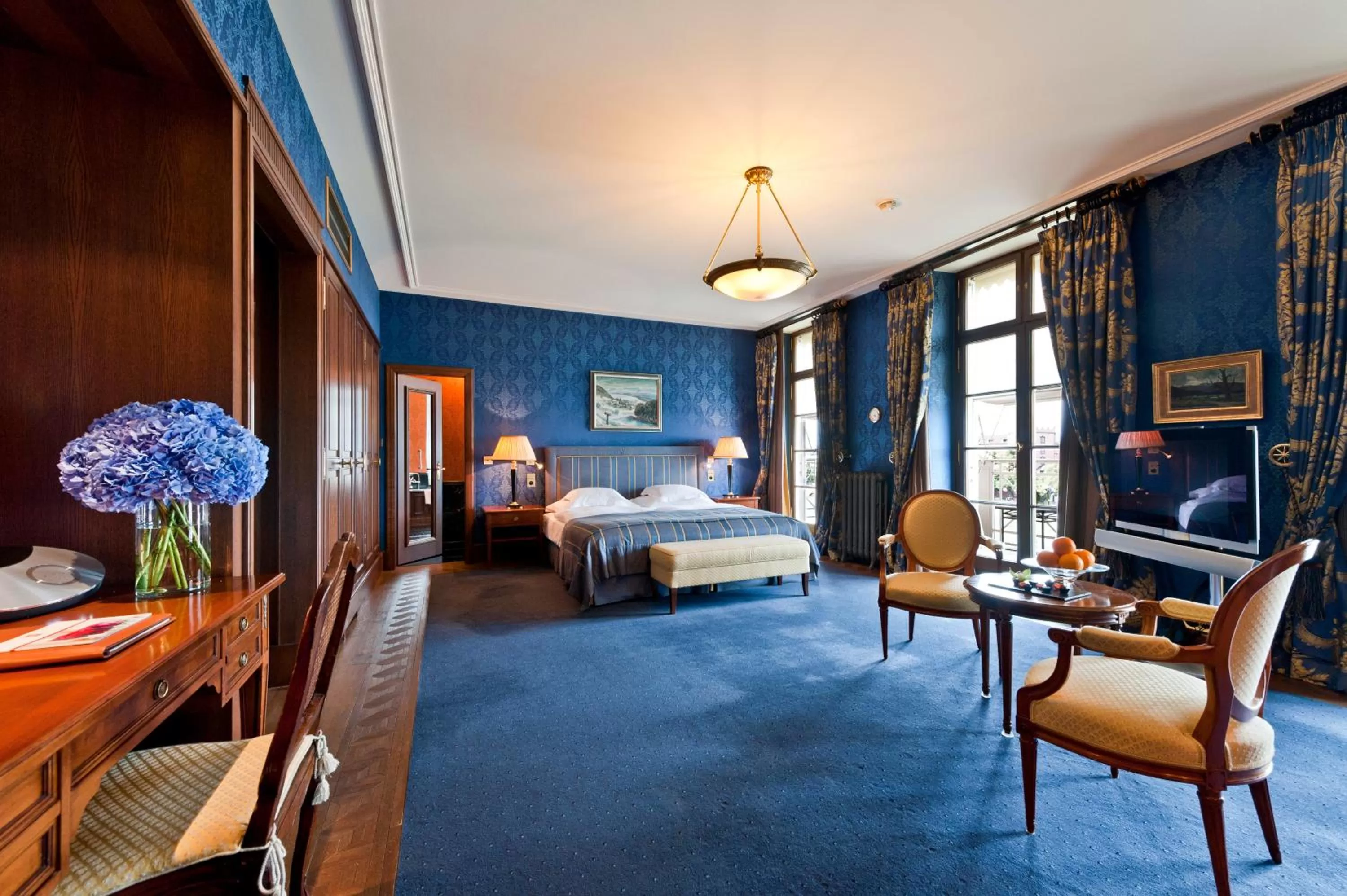 River Junior Suite in Grand Hotel LES TROIS ROIS