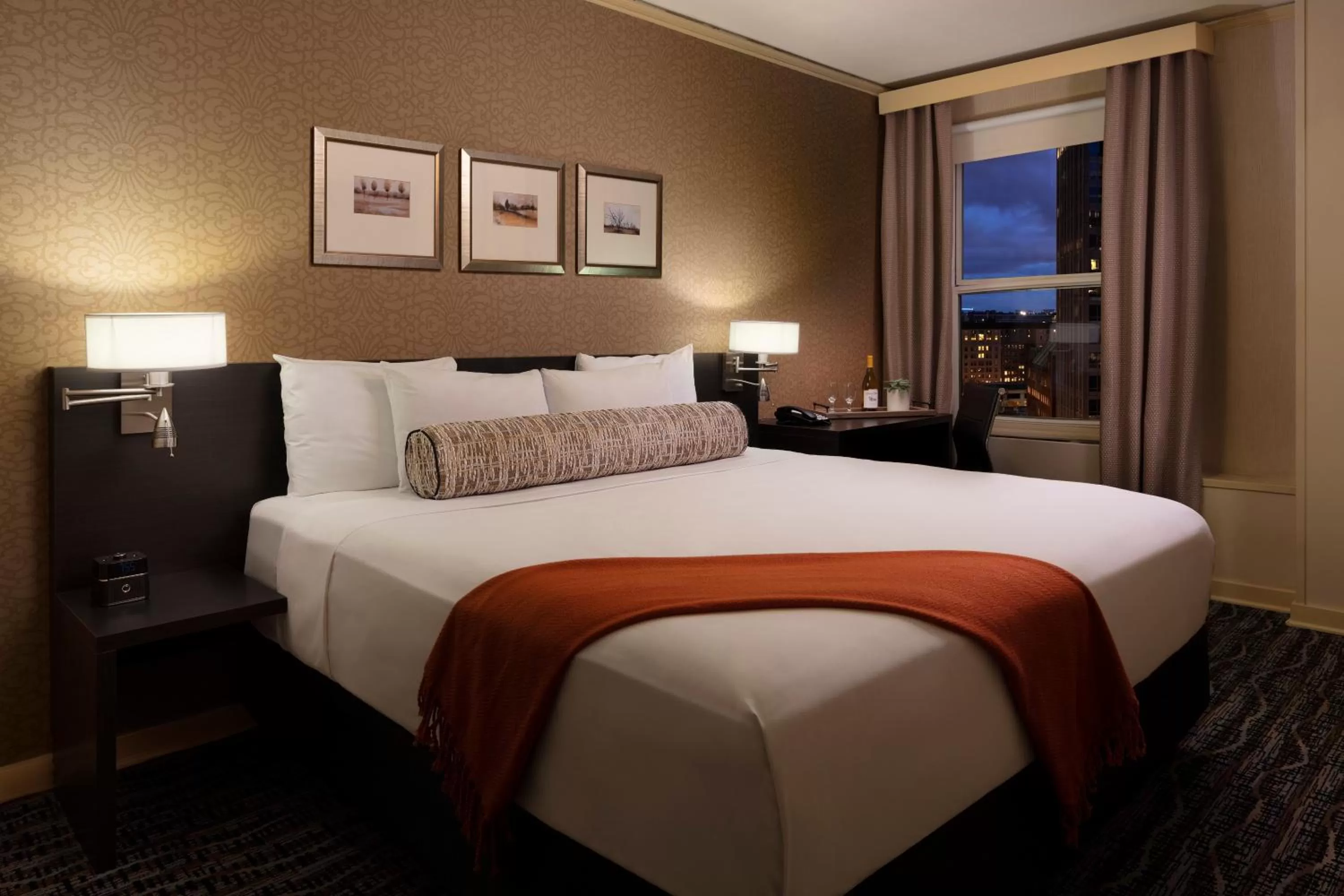 Executive Family Suite in Executive Hotel Pacific