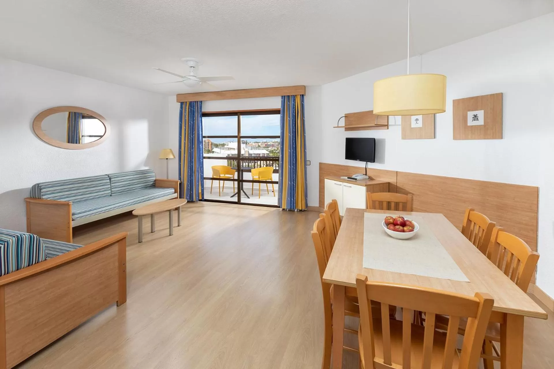 Family Apartment (6 Adults) in Aguamar Apartamentos, Los Cristianos Downtown