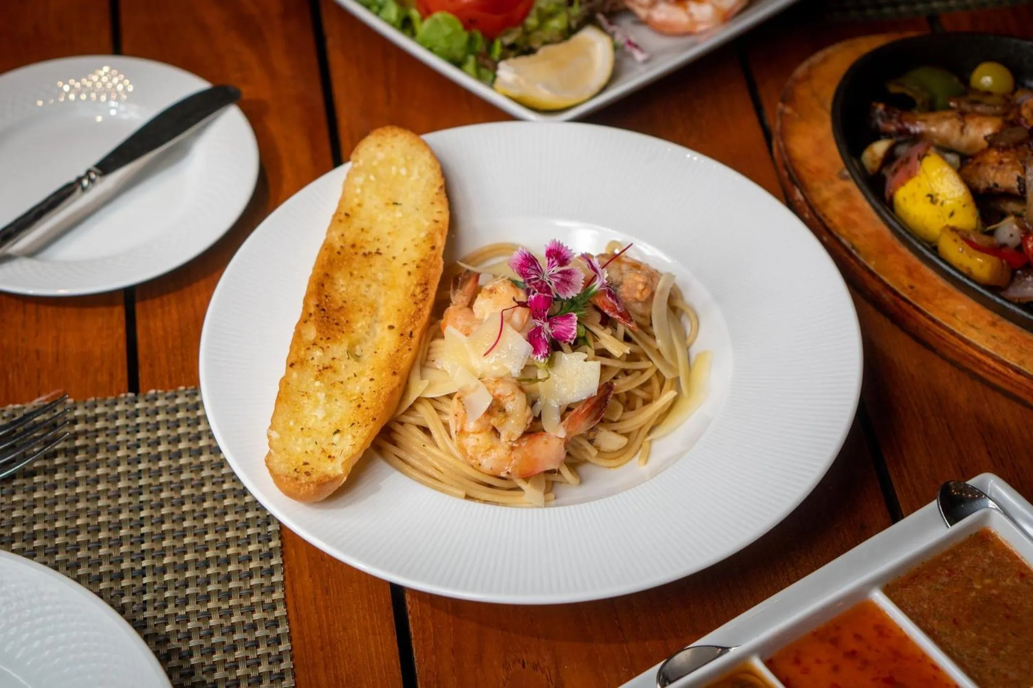 Restaurant/places to eat in InterContinental Koh Samui Resort by IHG