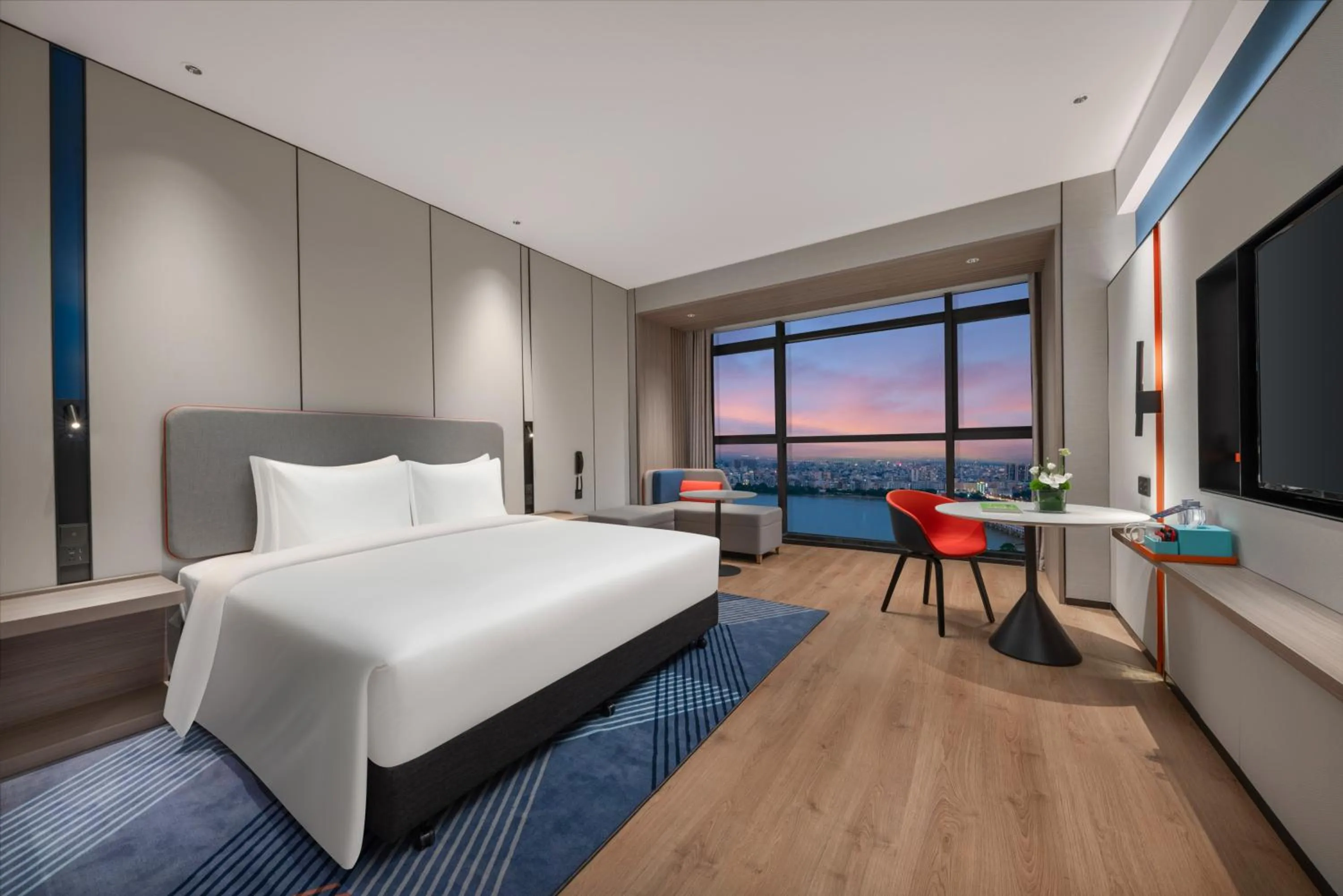 1 King Standard Extra Floor Space River View in Holiday Inn Express Shantou Chenghai