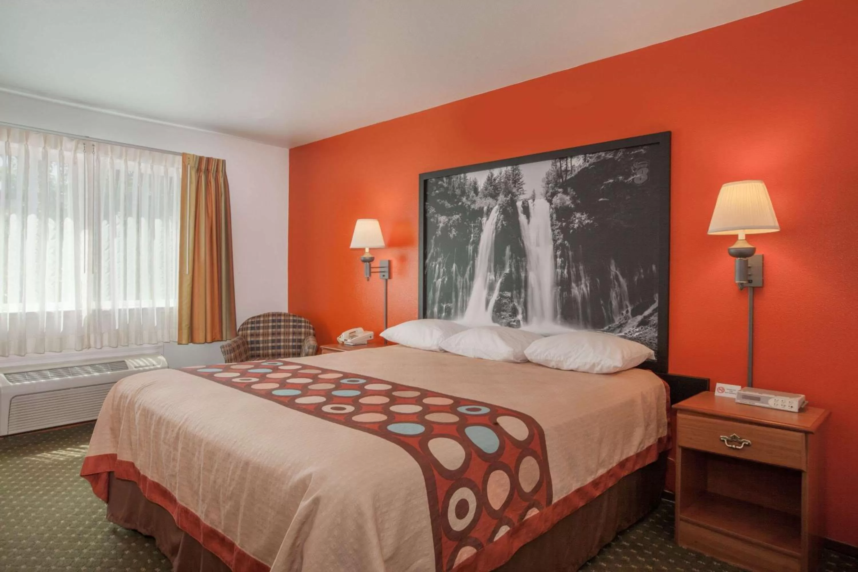 King Studio Suite - Non-Smoking in Super 8 by Wyndham Cloverdale Wine Country