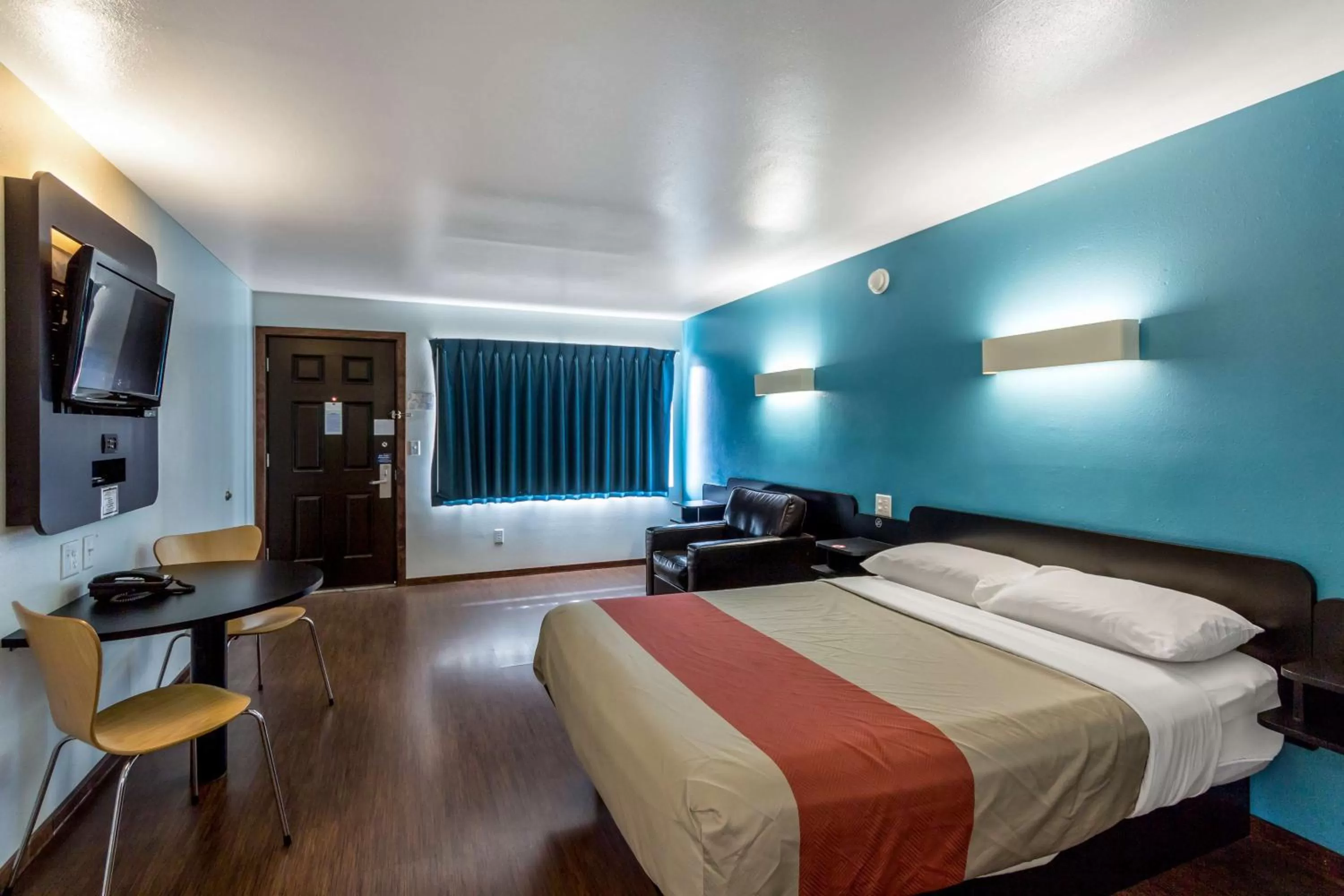 Queen Room - Non-Smoking in Motel 6 University Missoula