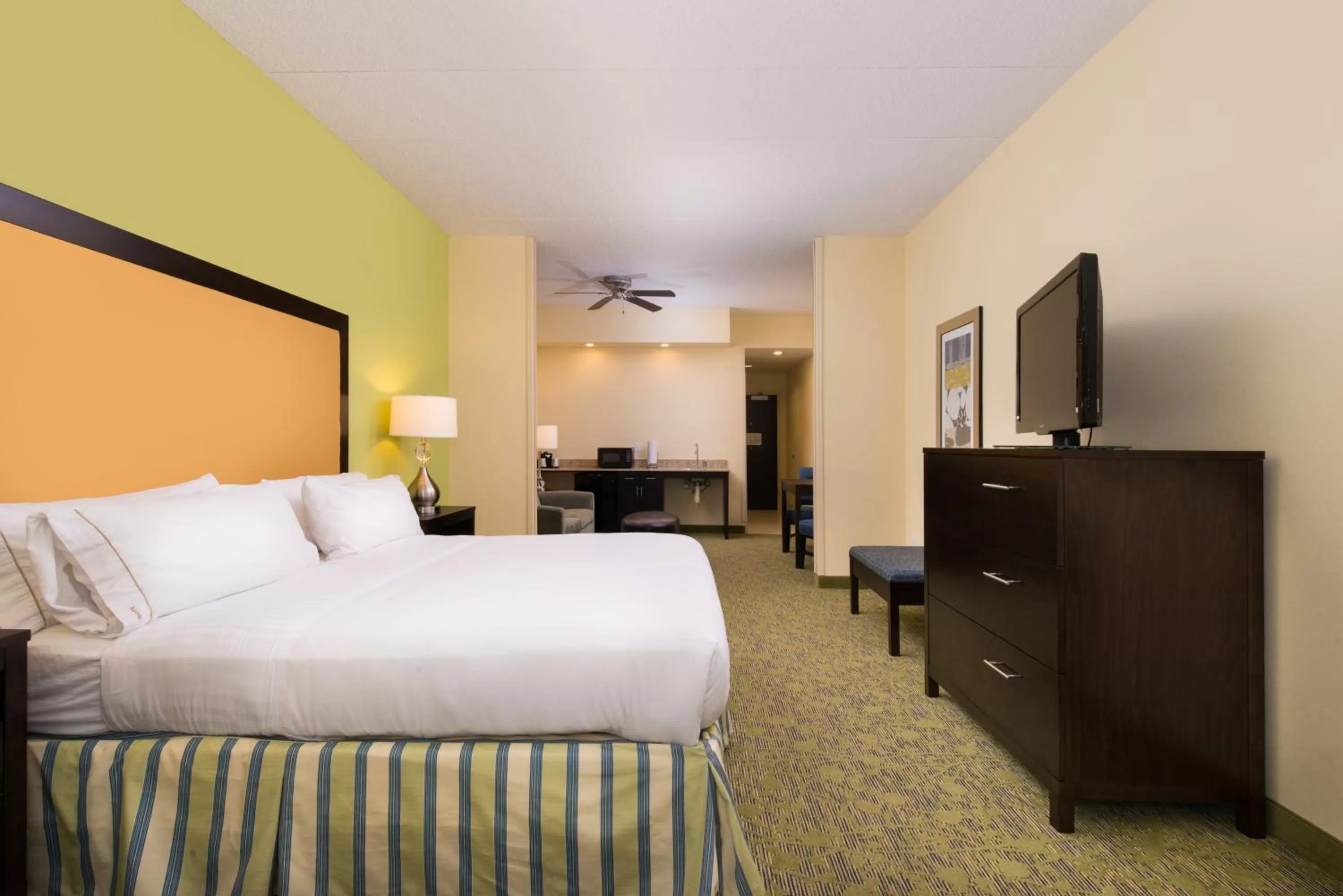 Suite - Mobility Access/Hearing Accessible in Holiday Inn Express and Suites Dickson City by IHG