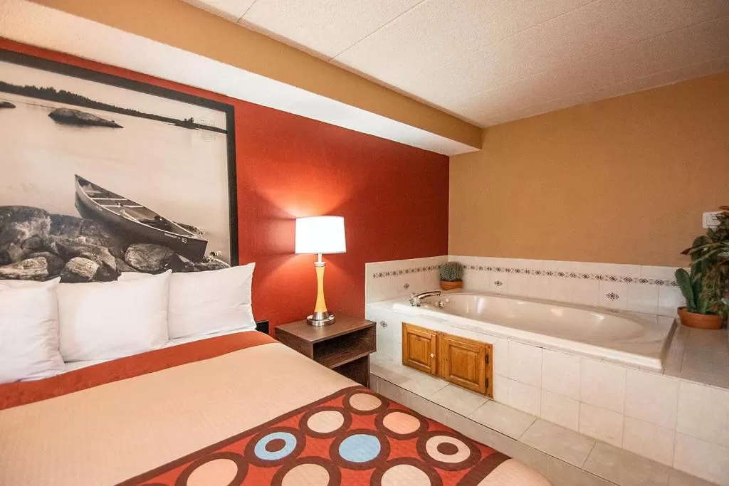 Queen Studio Suite - Non-Smoking in Super 8 by Wyndham Brooklyn Center/MPLS