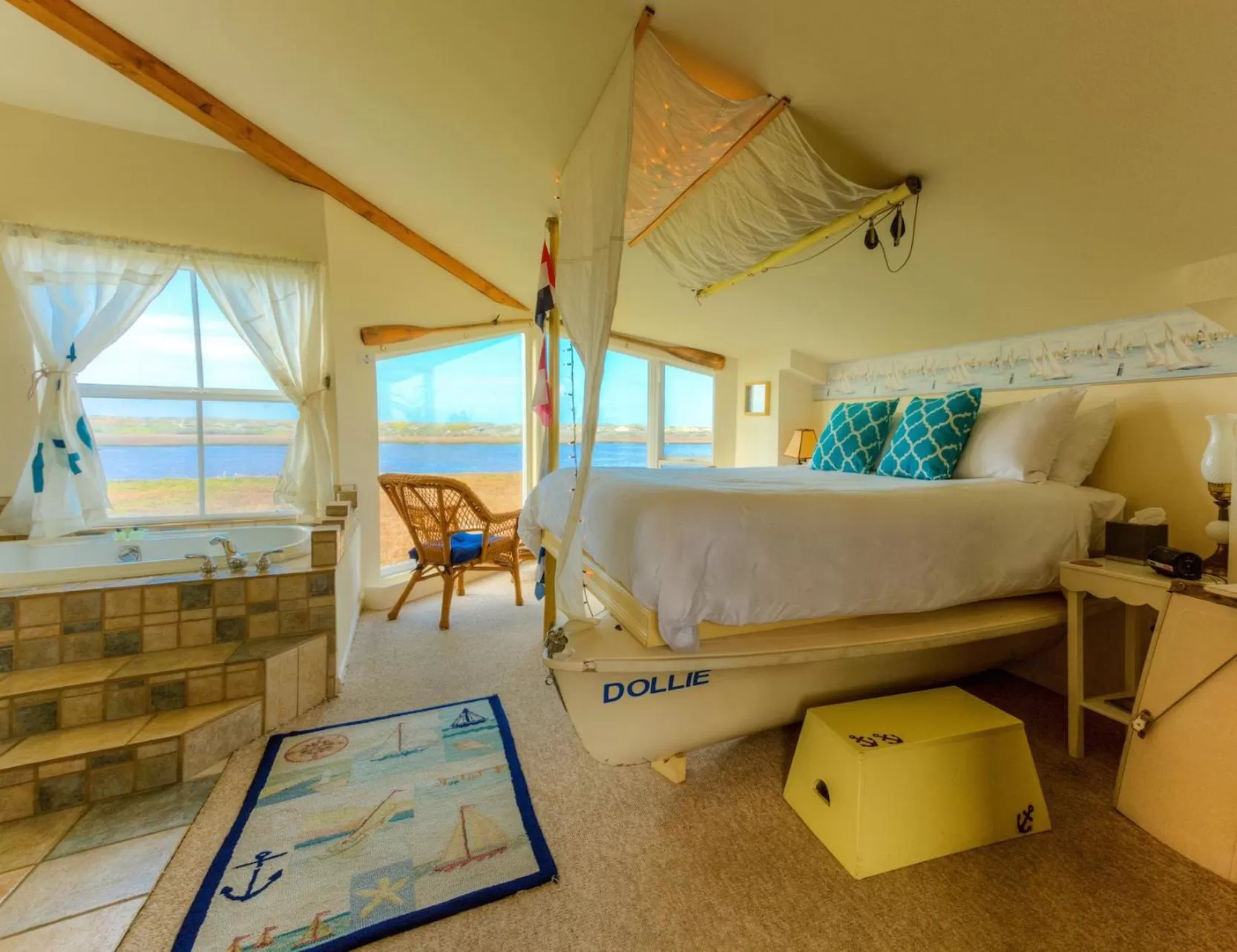 Superior King Room in Captain's Inn at Moss Landing