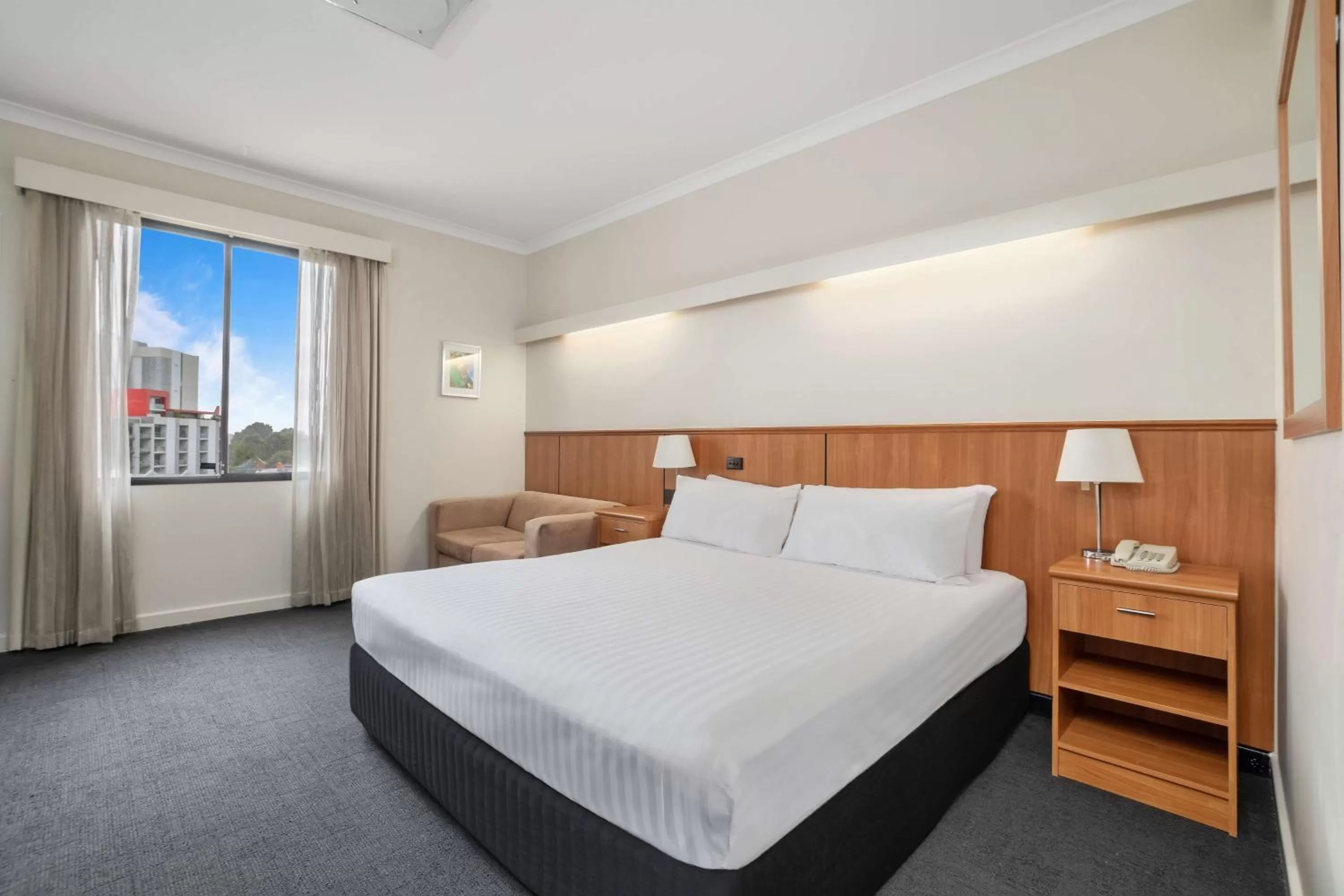 Standard King Room in Metro Hotel Perth City