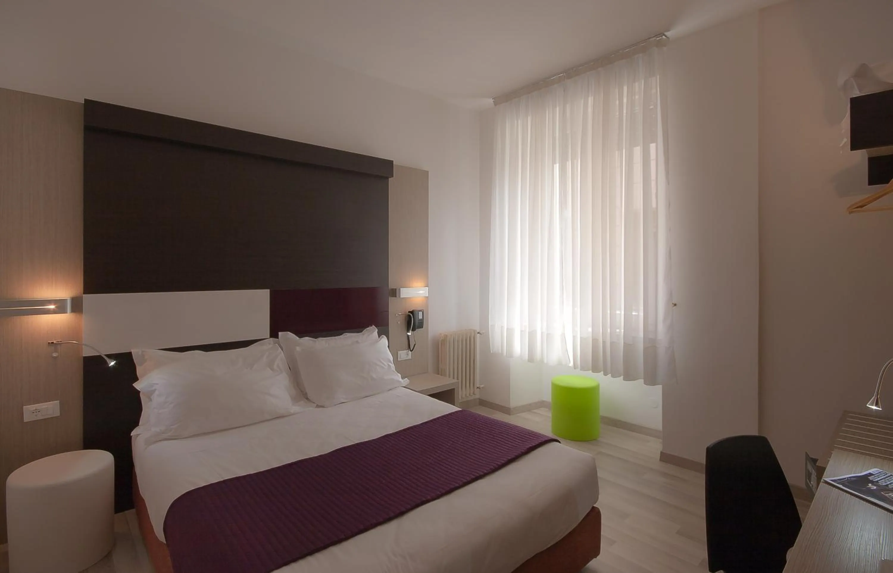 Triple Room in Genius Hotel Downtown