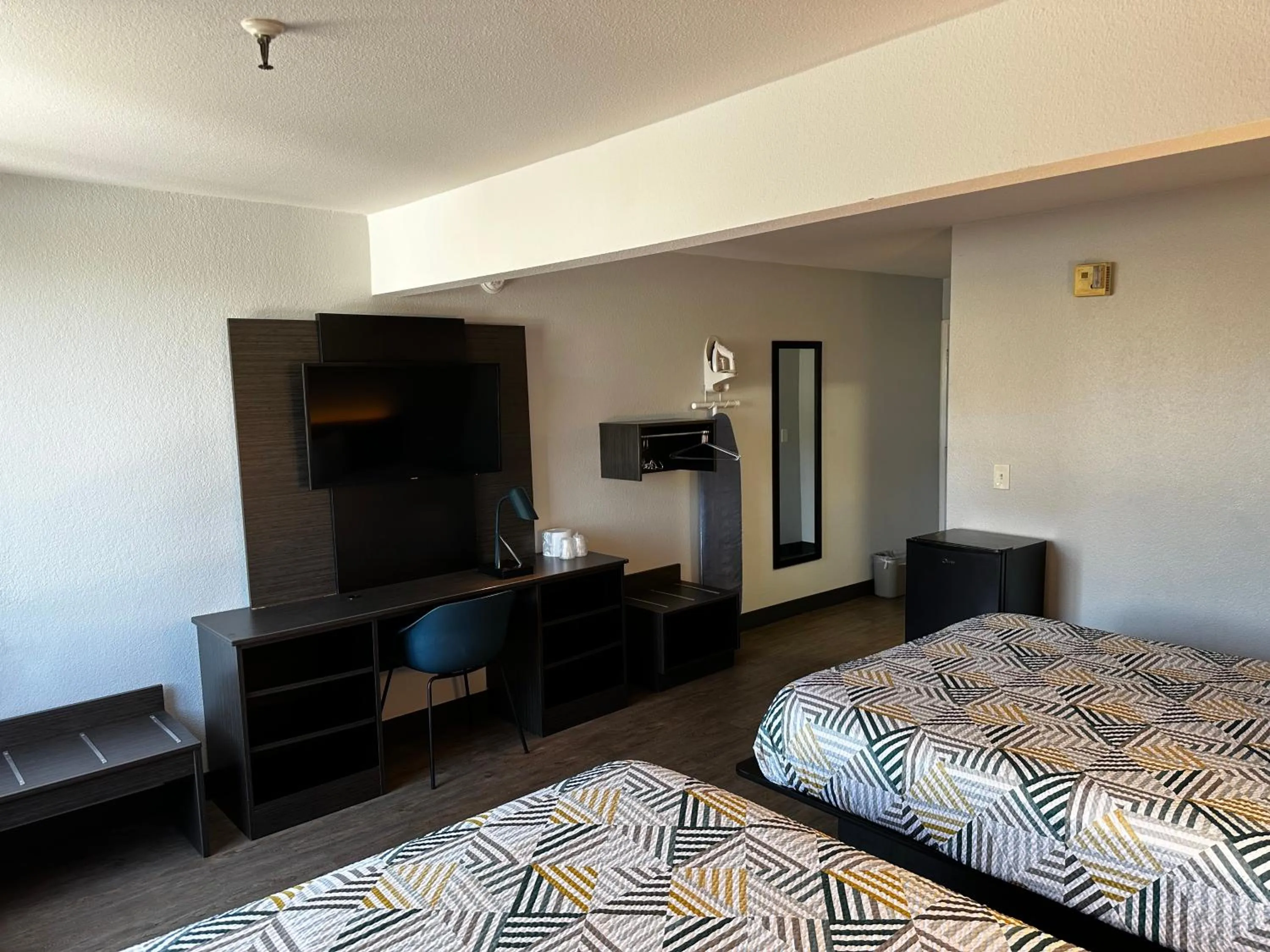Queen Room with Two Queen Beds - single occupancy - Disability Access in Motel 6-San Diego, CA - Hotel Circle - Mission Valley