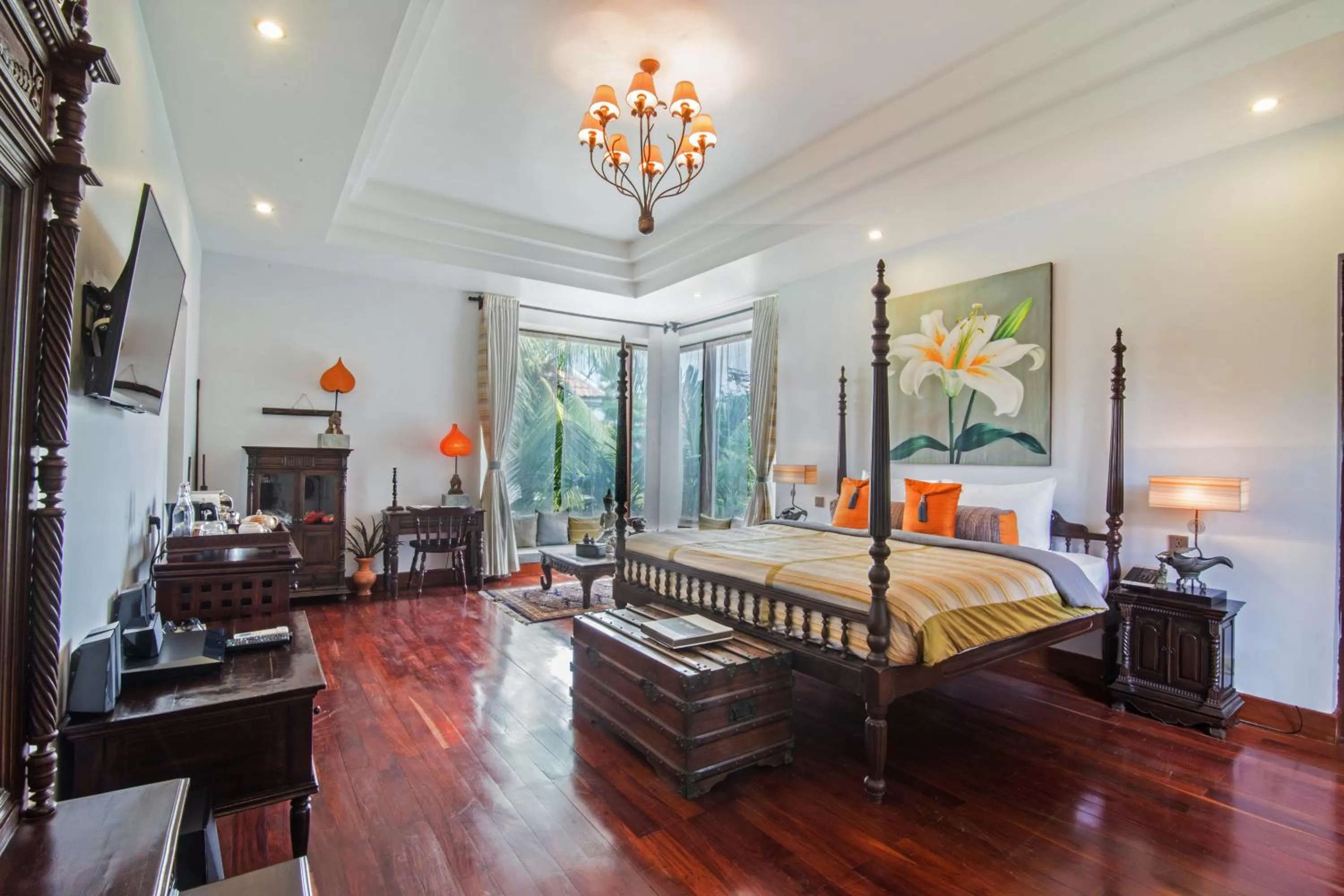 Colonial Suite with Outdoor Jacuzzi in Mane Boutique Hotel & Spa