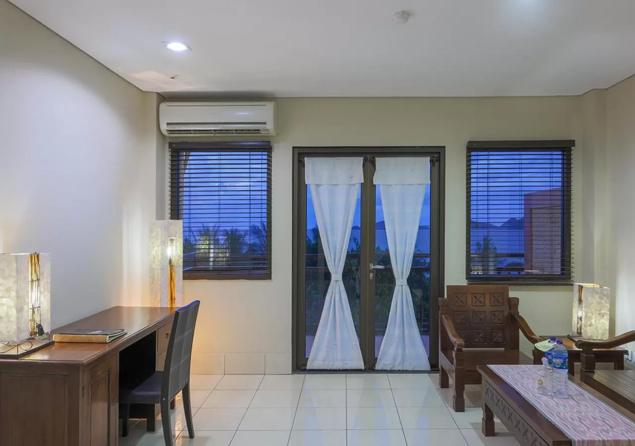 Suite Sea View with Free Airport Transfer in The Jayakarta Suites Komodo Flores