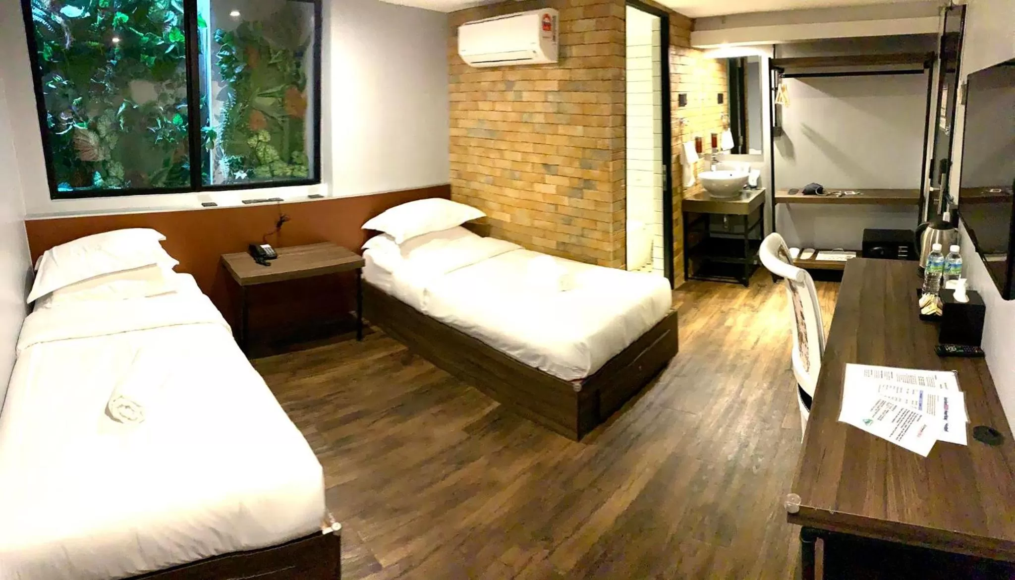 Superior Twin Room in JonkeRED Heritage Hotel