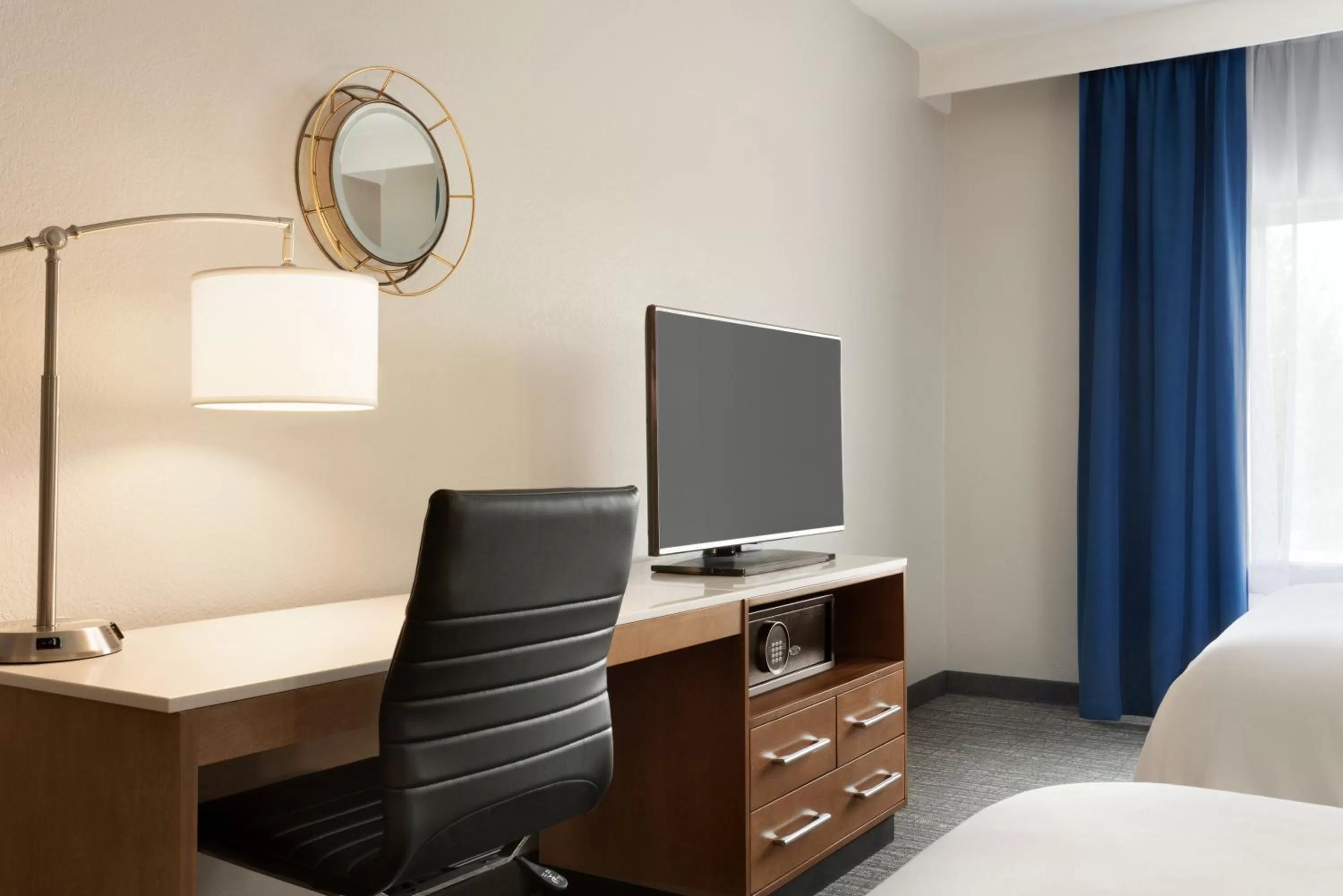 One-Bedroom King Suite - Non-Smoking in Radisson Hotel Ames Conference Center at ISU