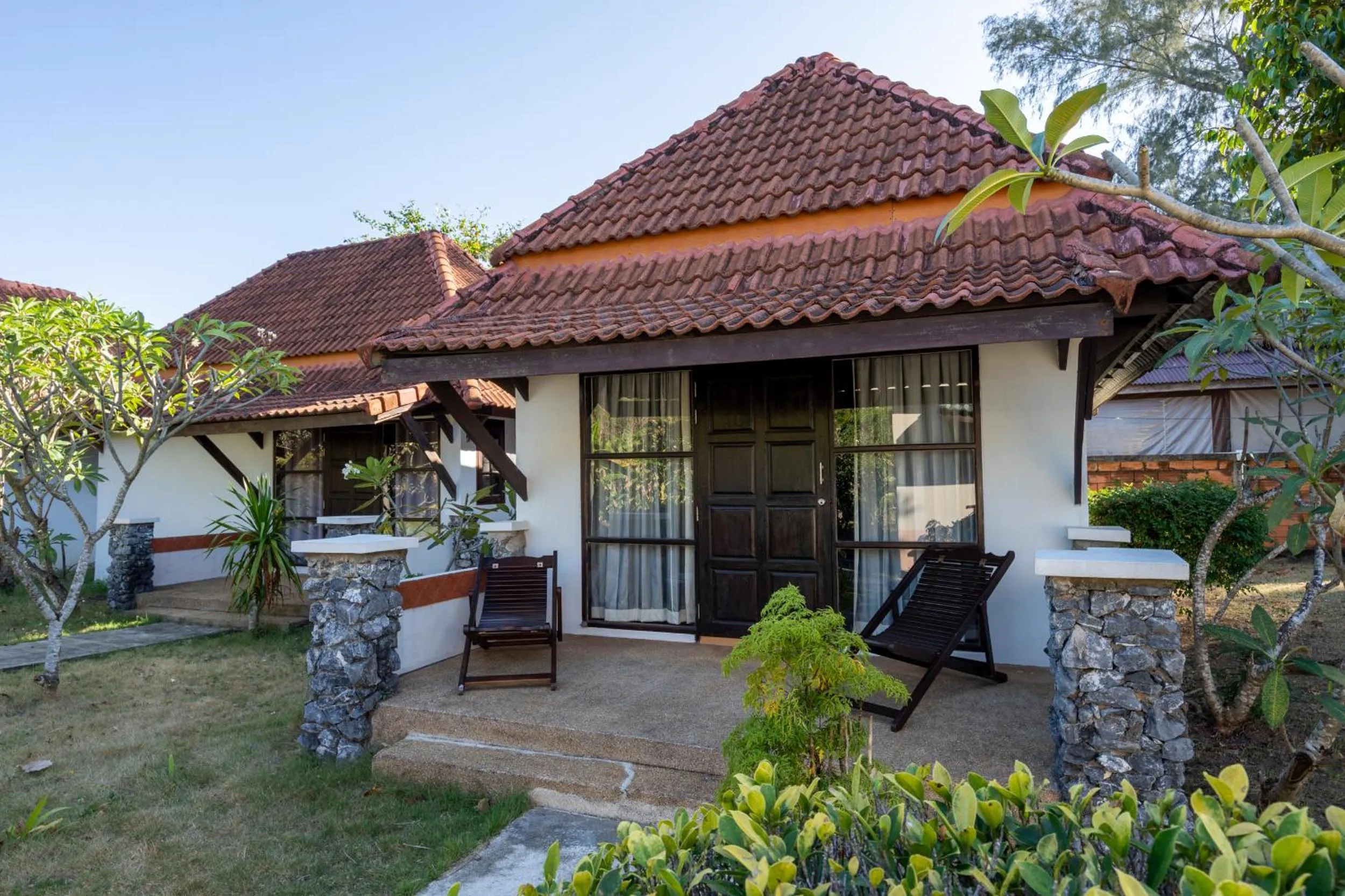 Deluxe Bungalow with Garden View in Gooddays Lanta Beach Resort SHA