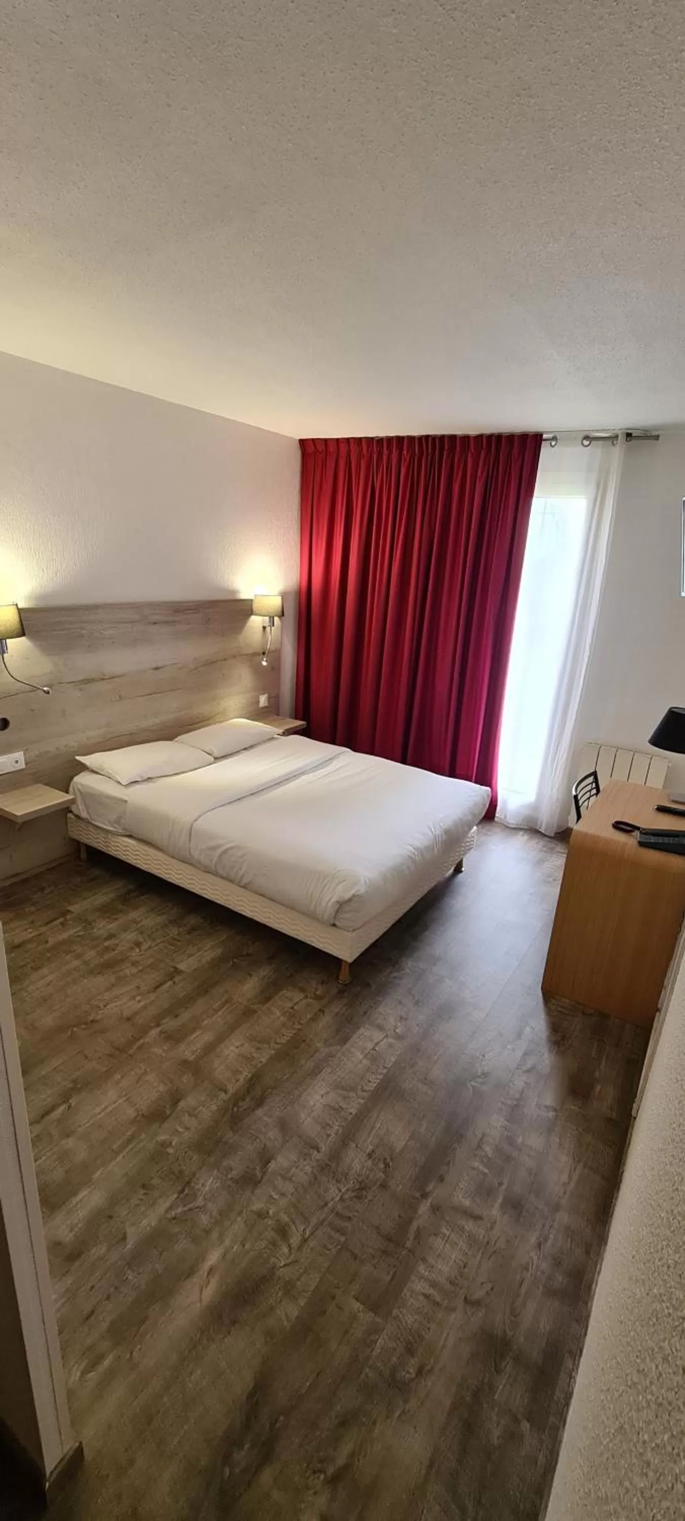 Standard Double Room in Hostellerie Saint Vincent Beauvais Aeroport