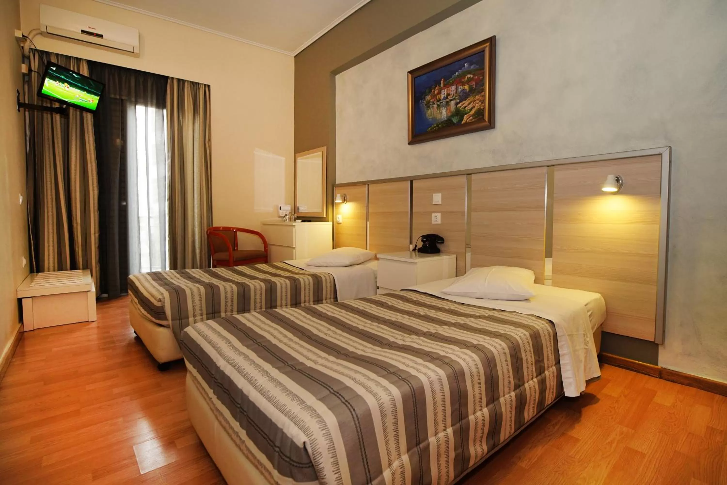 Twin Room in Socrates Hotel