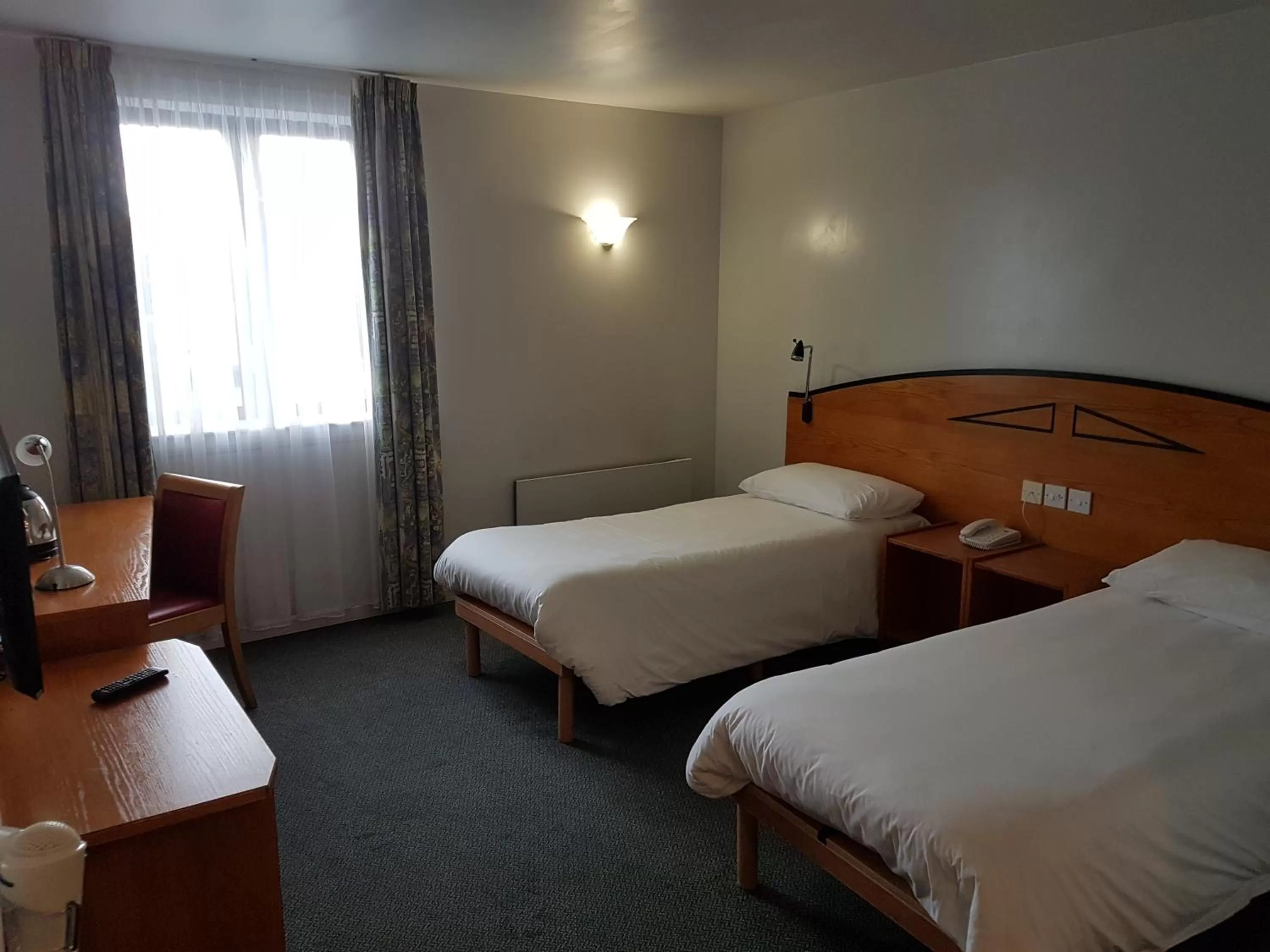 Twin Room in ibis Cardiff Gate - International Business Park