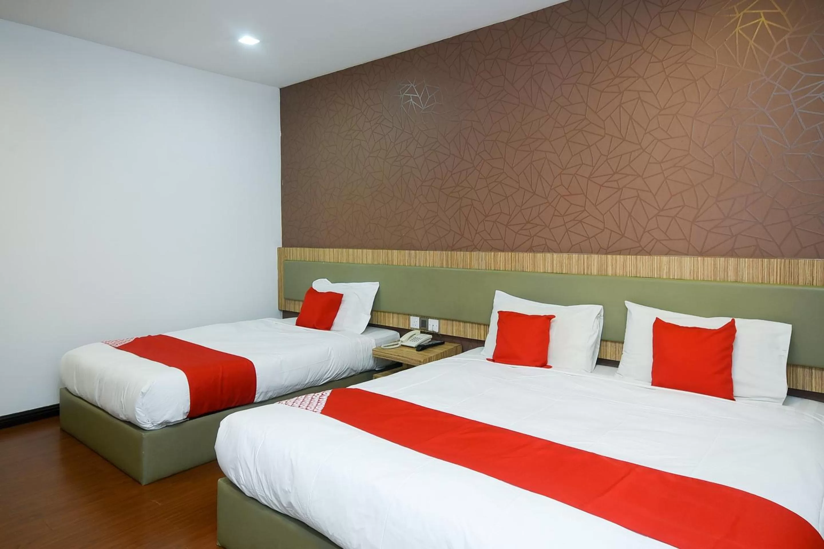 Superior Suite in Super OYO 976 Dragon Inn