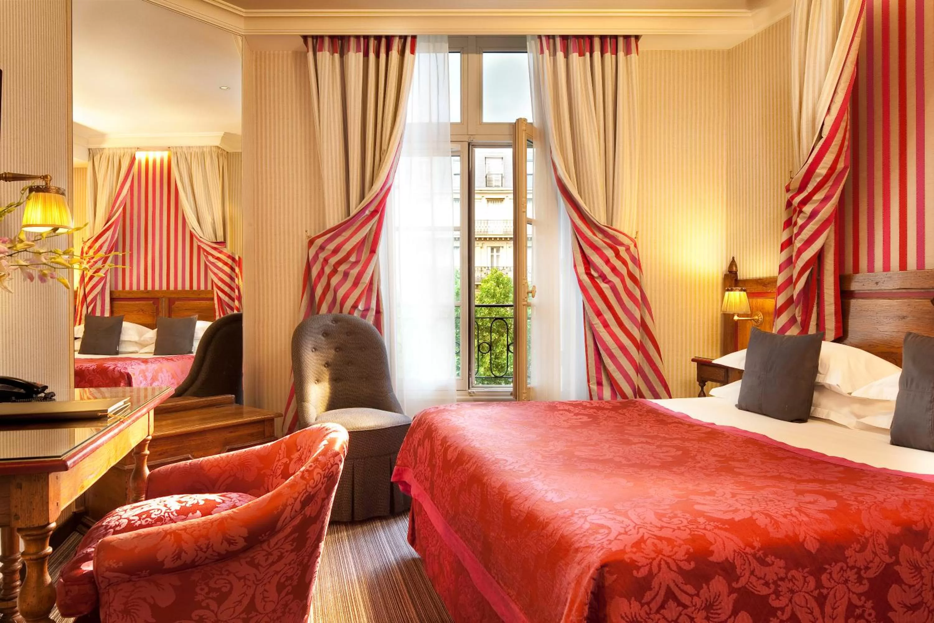 Superior Room in Au Manoir Saint Germain