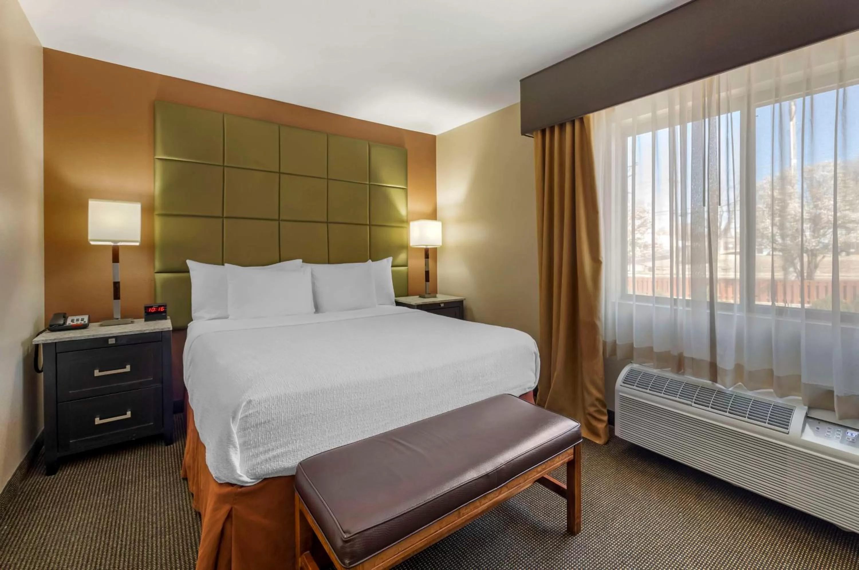 King Room in Best Western Plus Country Inn & Suites
