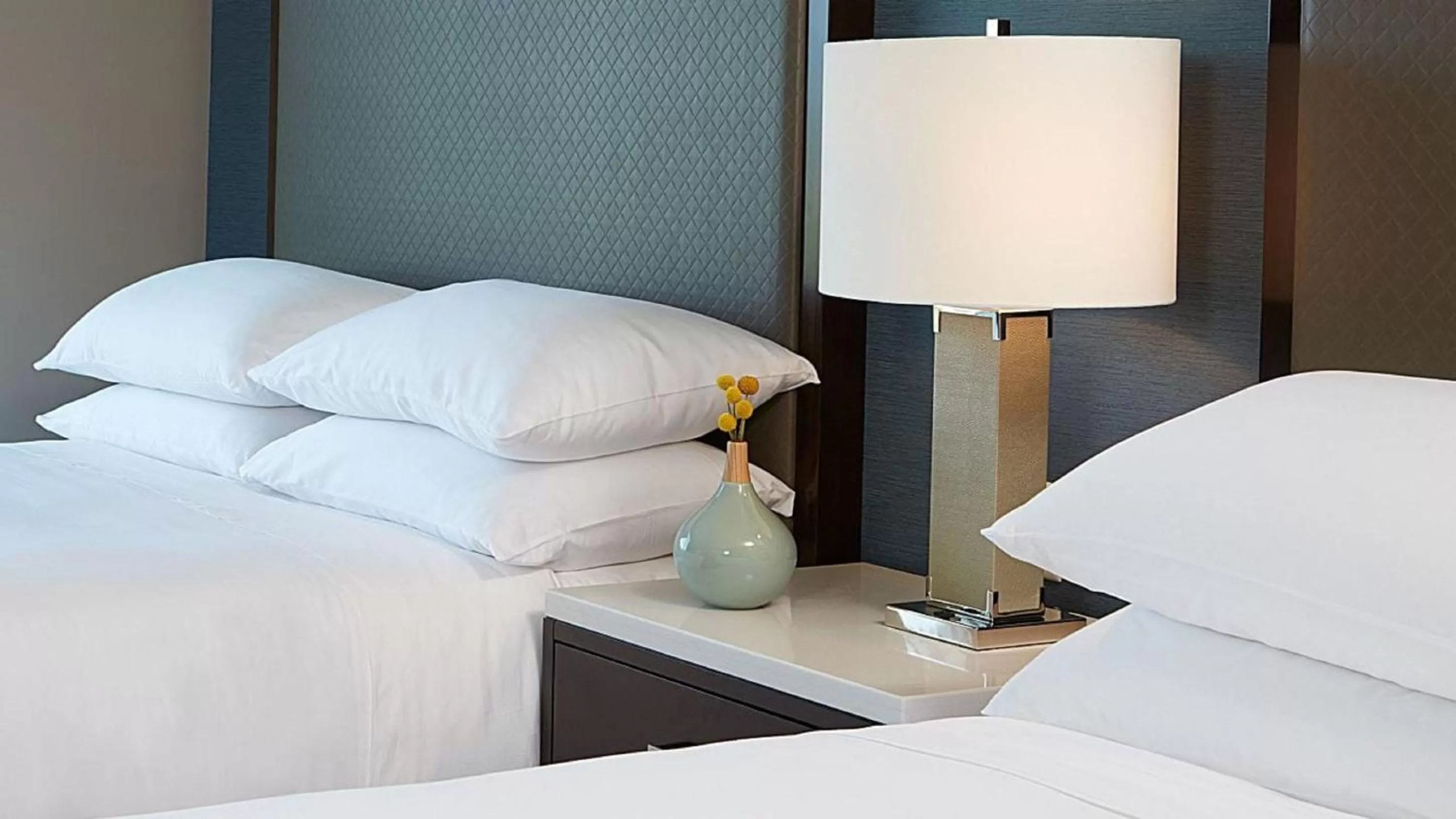 Queen Room with Accessible Tub - Disability Access in Hyatt Regency Atlanta Perimeter at Villa Christina