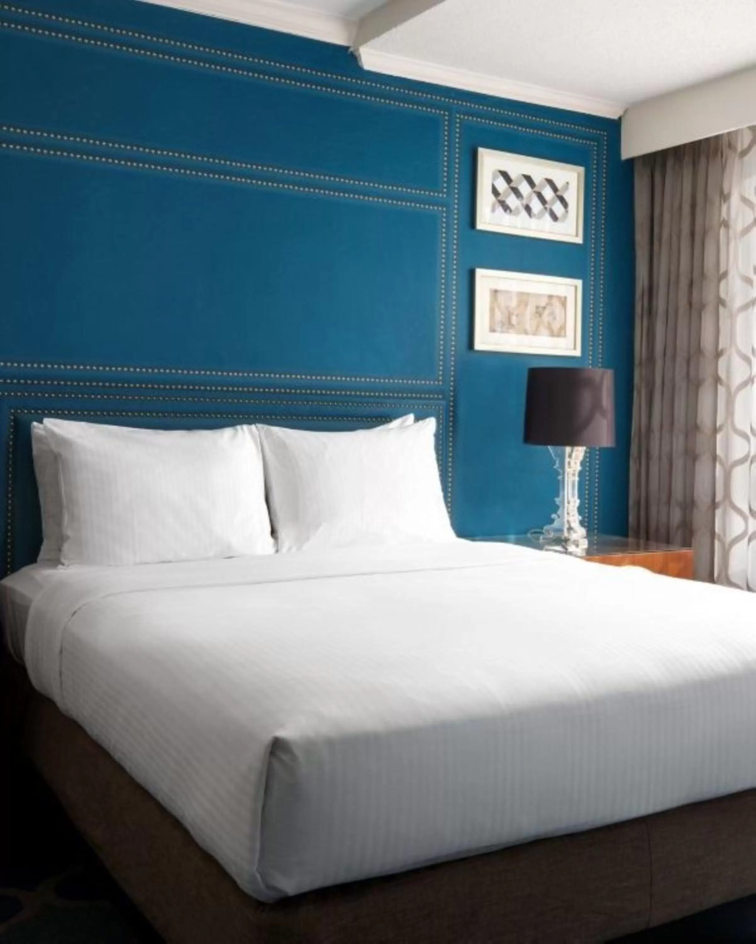 Petite Guest Room in The Ven at Embassy Row, Washington, D.C., a Tribute Portfolio Hotel