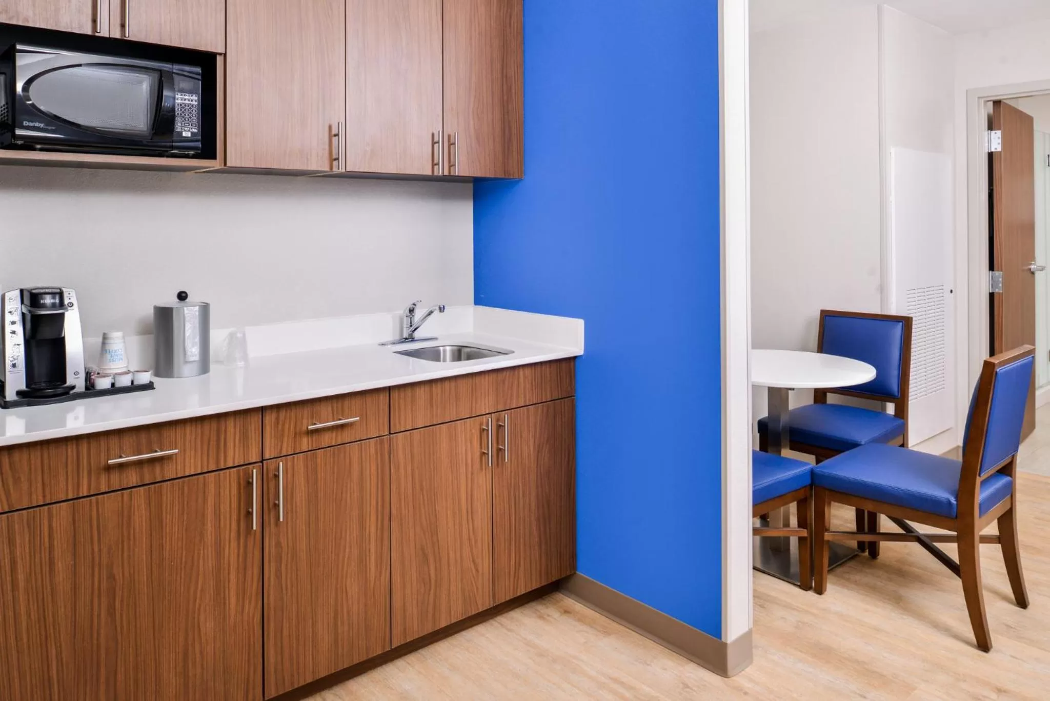 One-Bedroom Queen Suite with Two Queen Beds in Holiday Inn Express & Suites - Siloam Springs by IHG