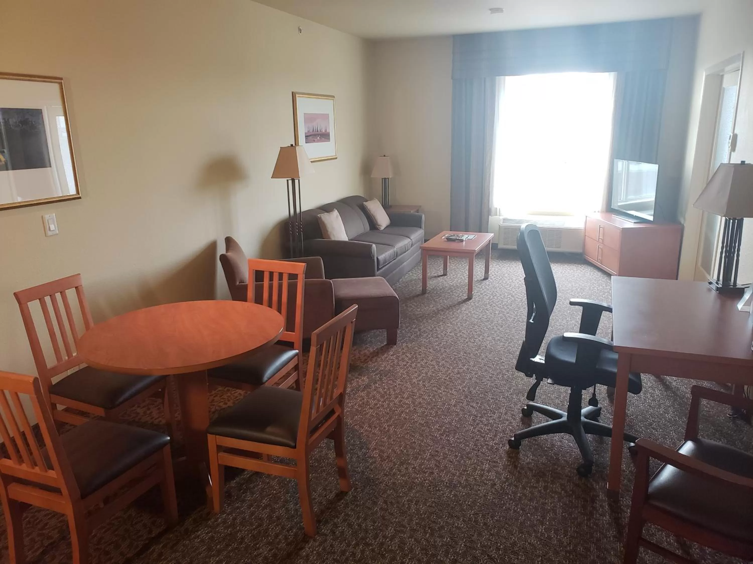 One-Bedroom King Suite Jetted Tub - Non-Smoking in Wingate by Wyndham - Edmonton West